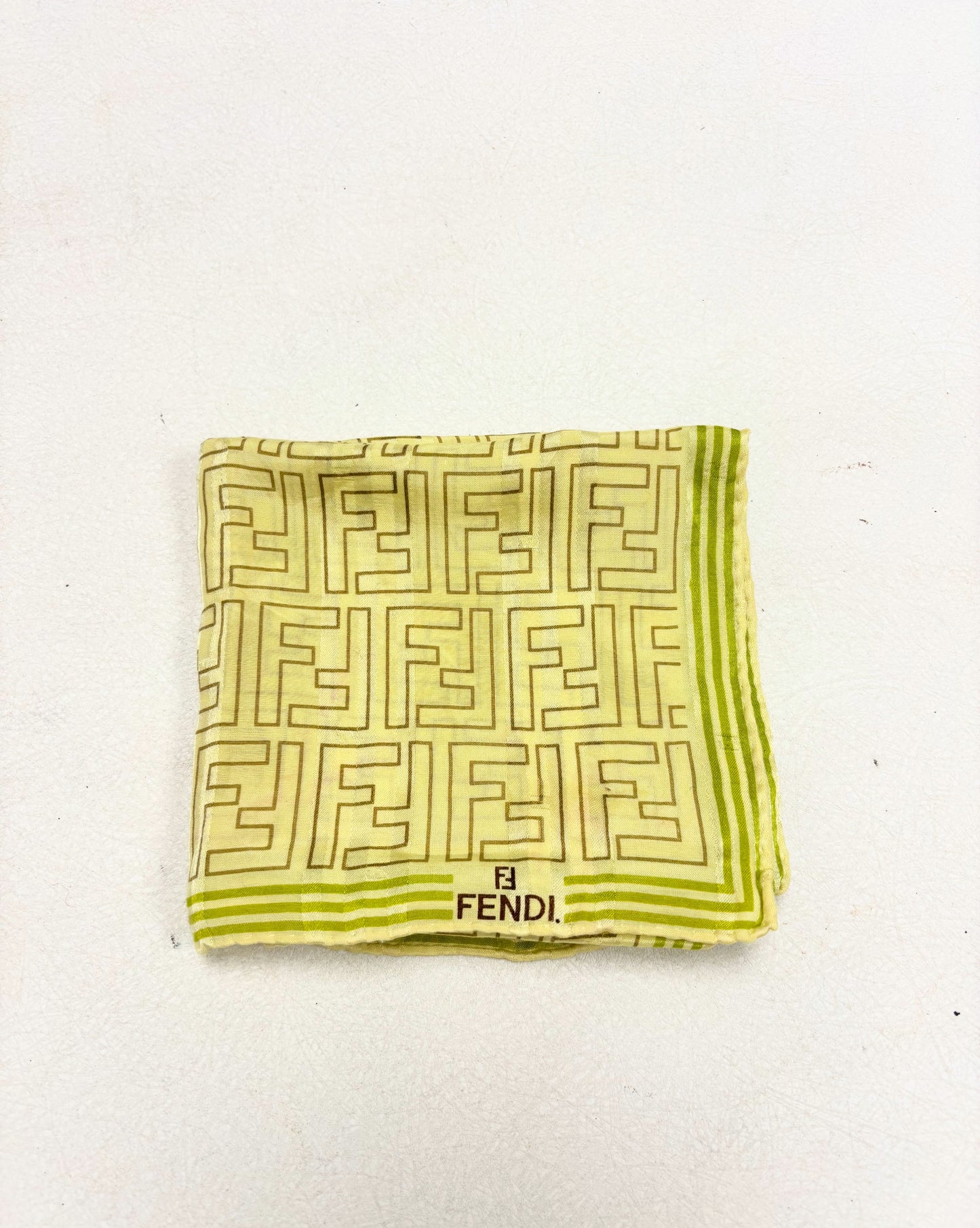 FENDI Carré Zucca en soie
