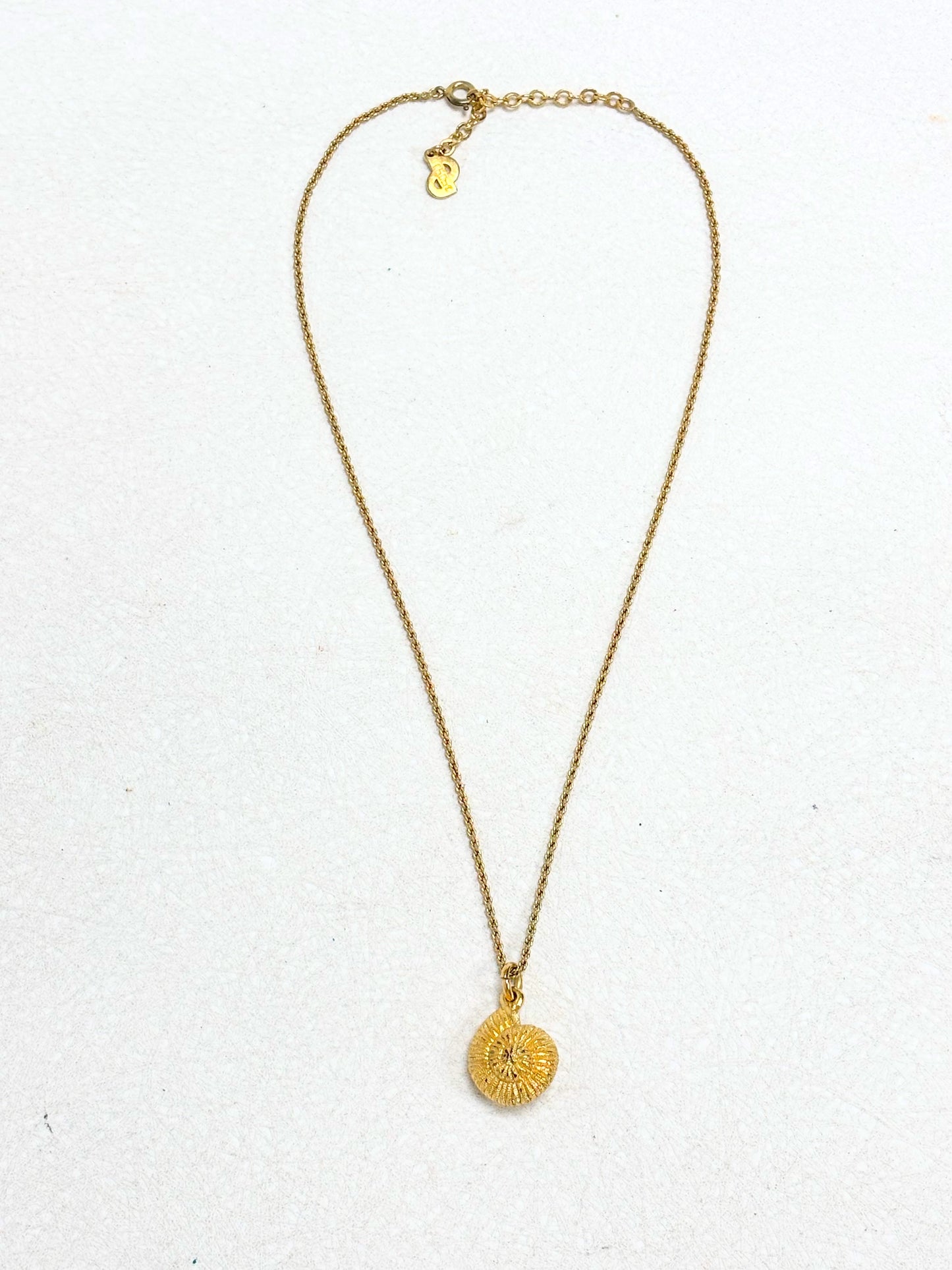 DIOR Collier Coquillage