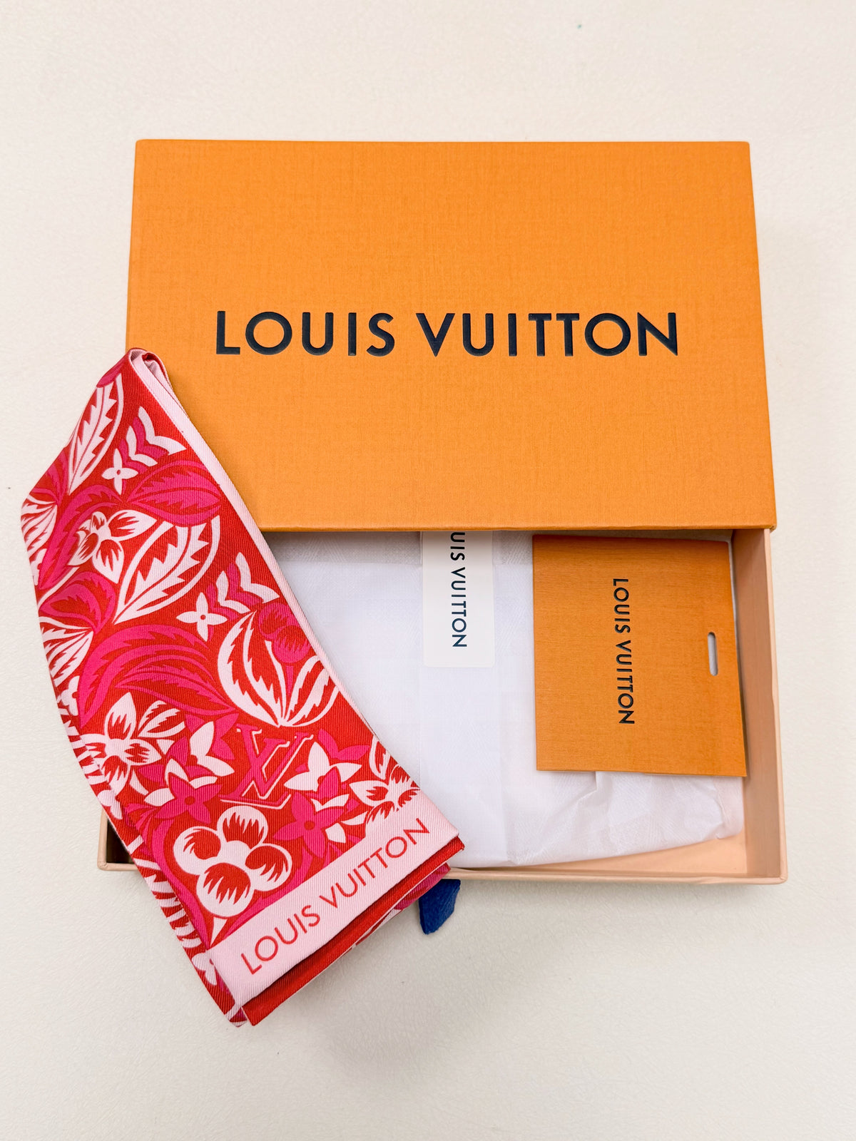 LOUIS VUITTON Twilly