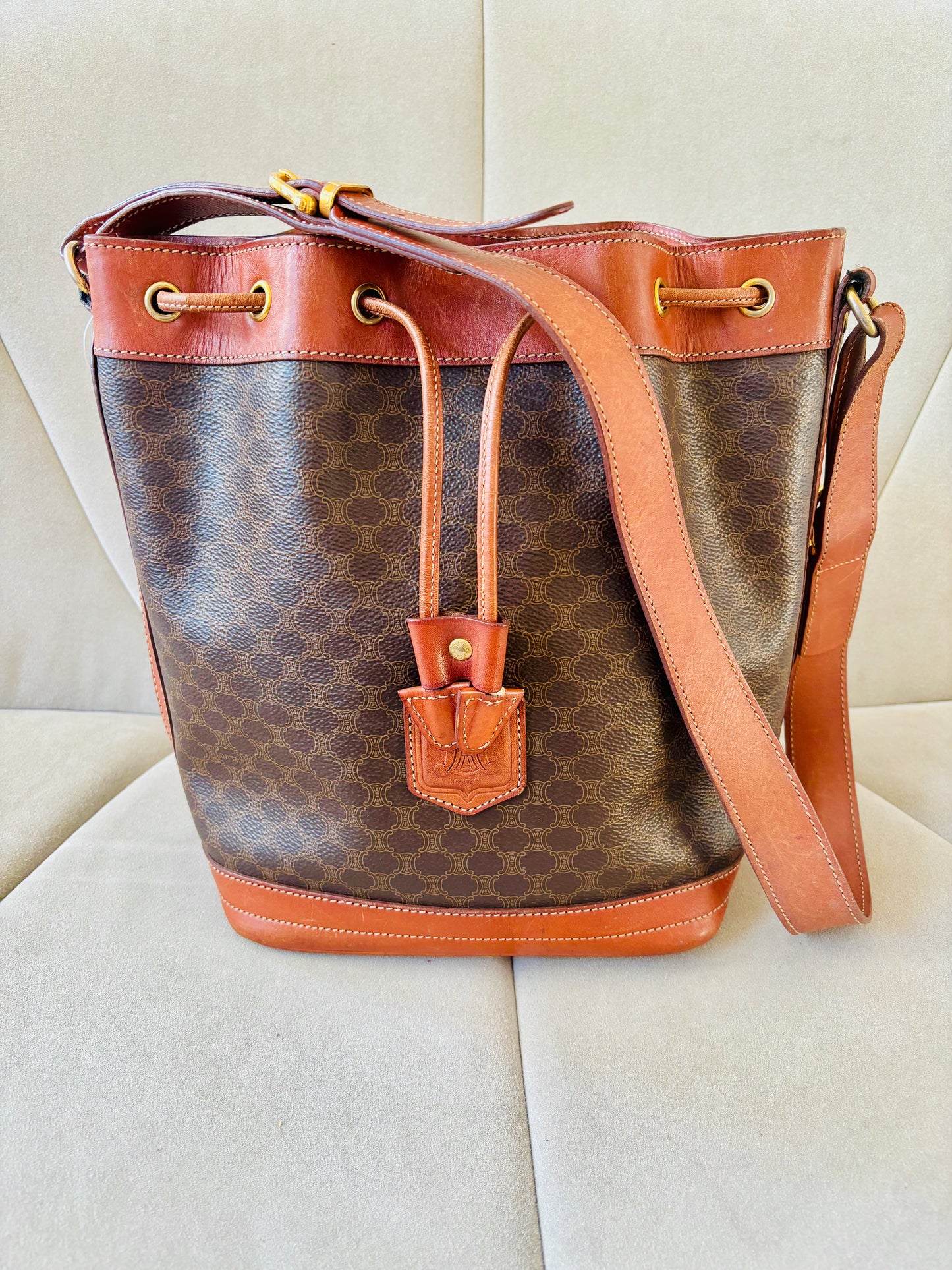 CÉLINE Sac seau Triomphe