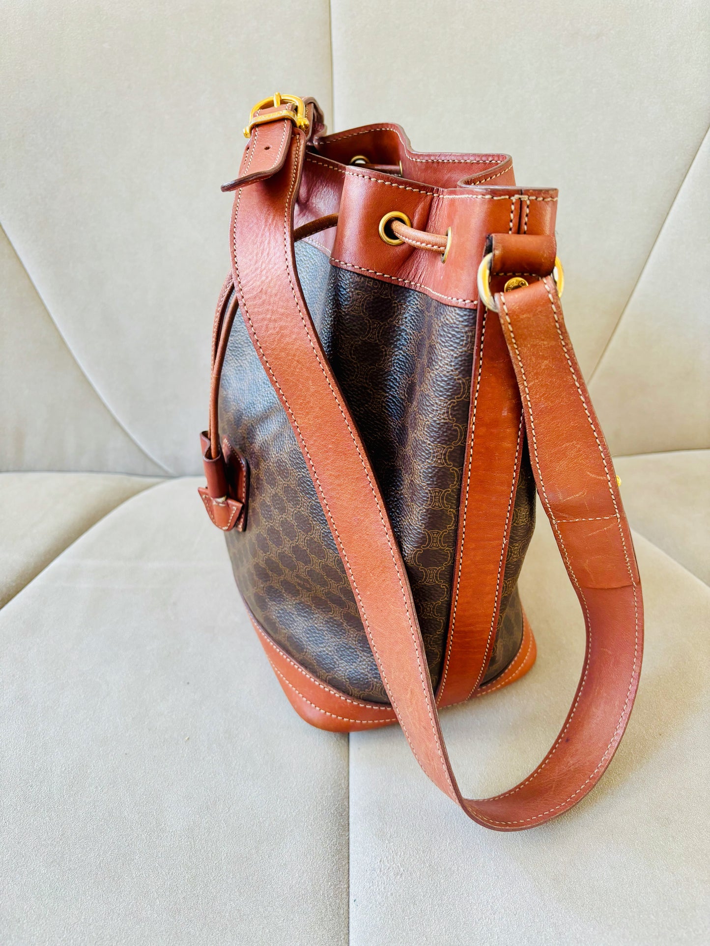 CÉLINE Sac seau Triomphe