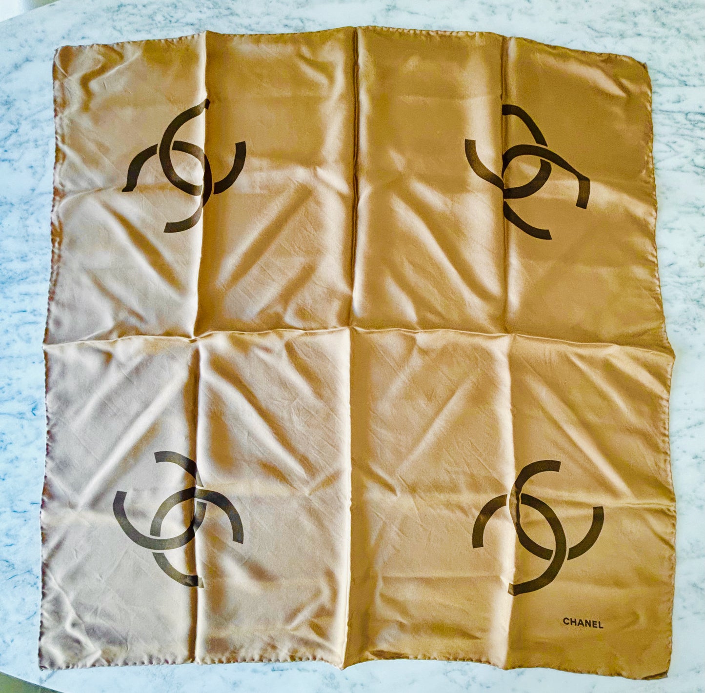 CHANEL Foulard en soie