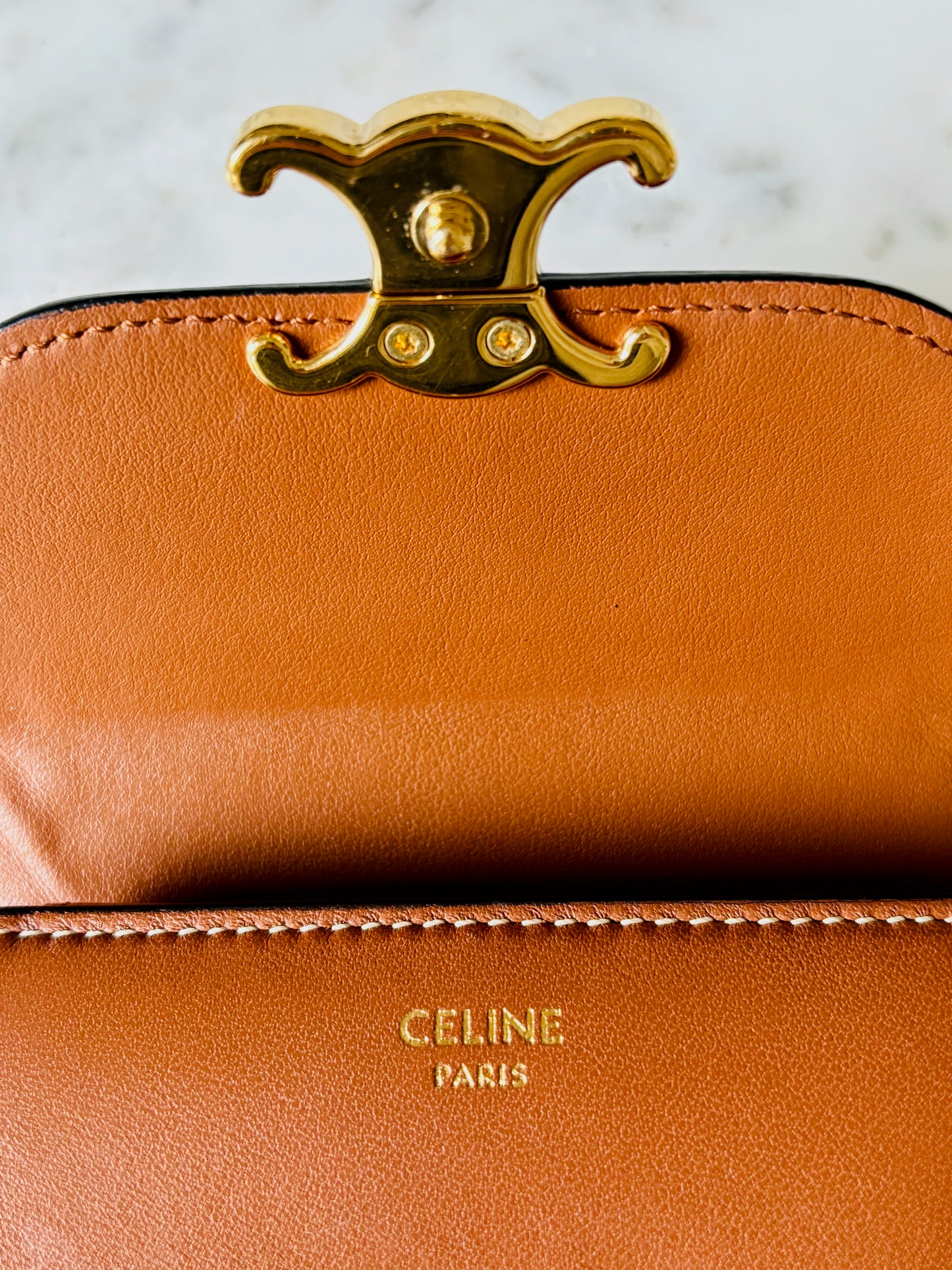 CÉLINE Portefeuille Triomphe