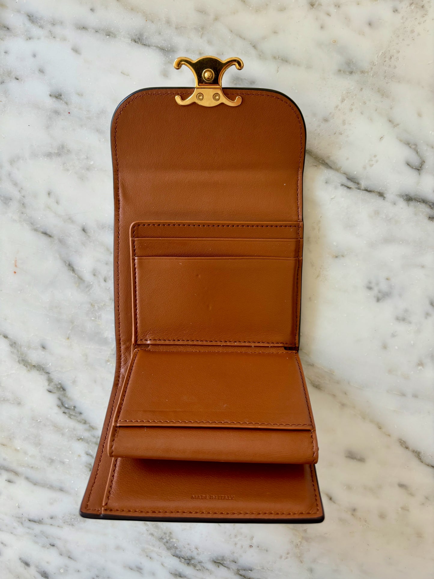 CÉLINE Portefeuille Triomphe