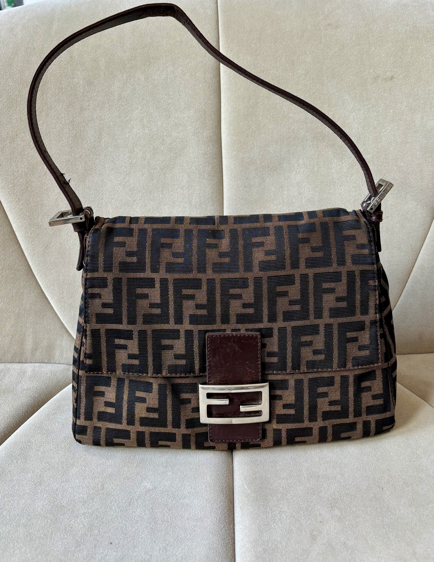 FENDI Sac Mamma Baguette