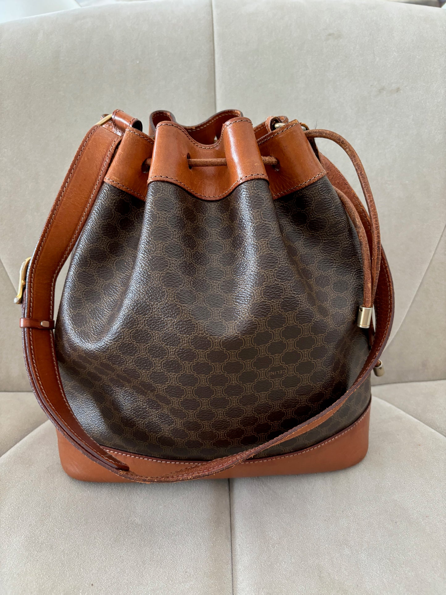 CÉLINE Sac seau Triomphe