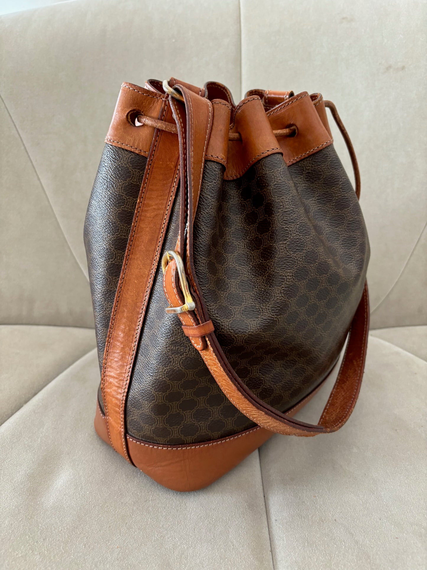 CÉLINE Sac seau Triomphe