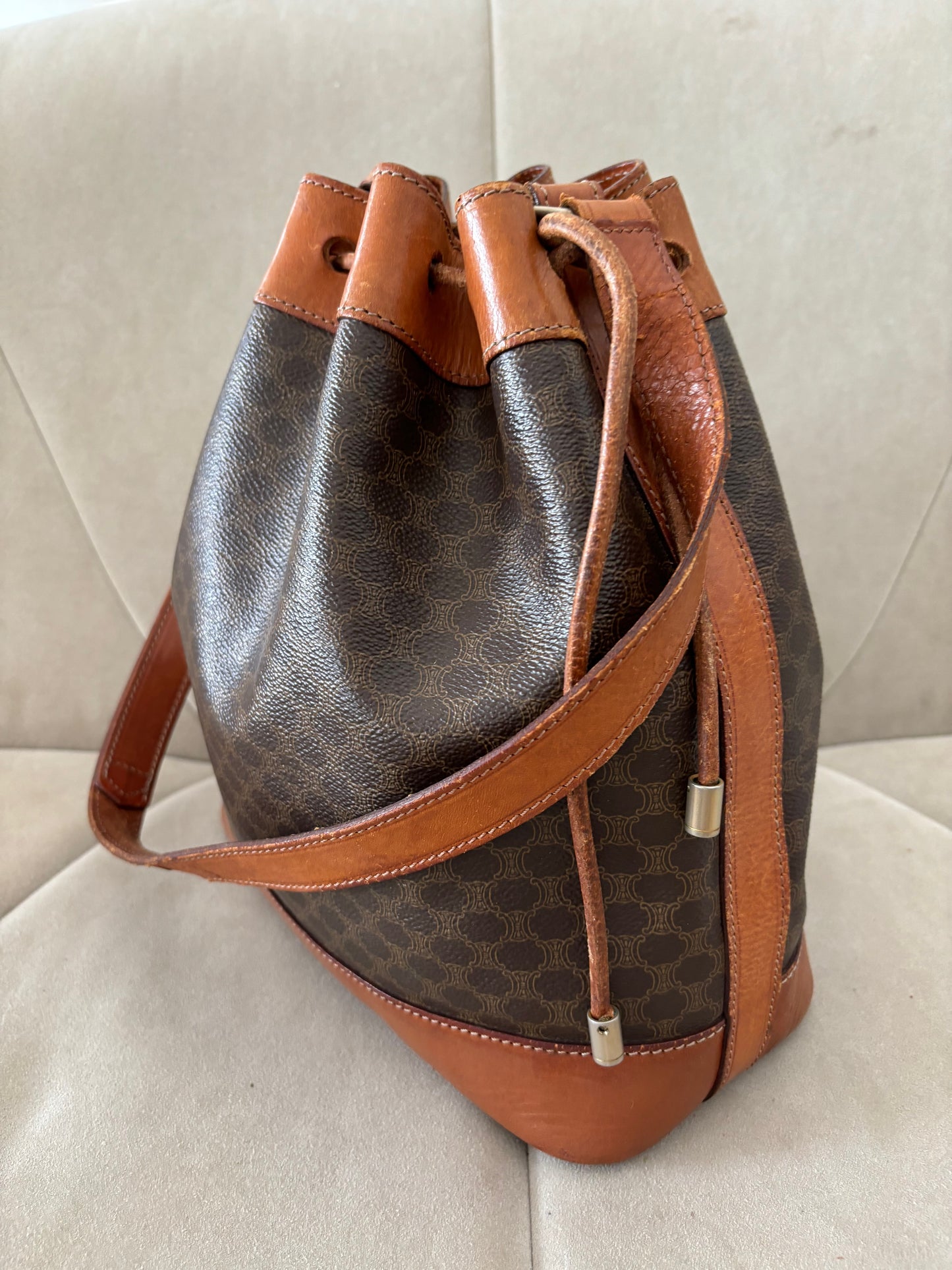 CÉLINE Sac seau Triomphe