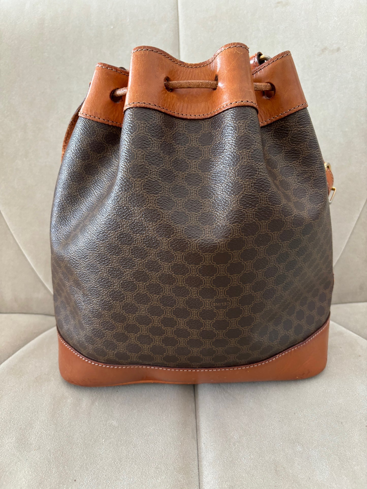 CÉLINE Sac seau Triomphe