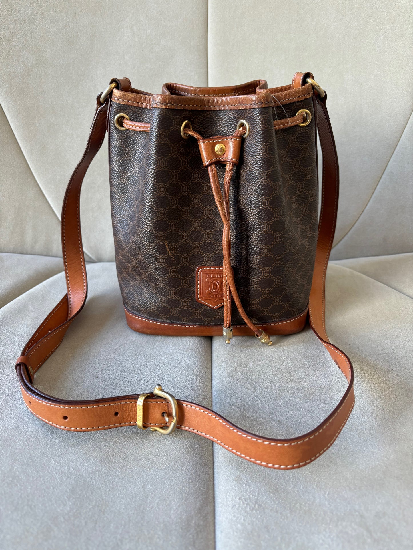 CÉLINE Sac seau Triomphe
