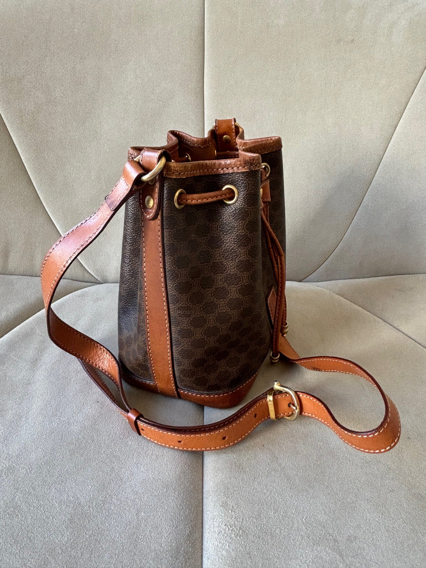 CÉLINE Sac seau Triomphe