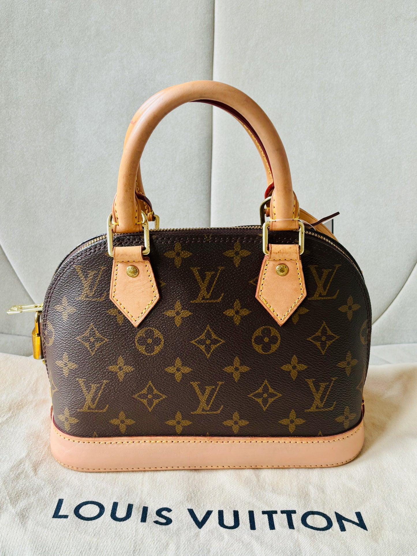 LOUIS VUITTON Sac BB Alma