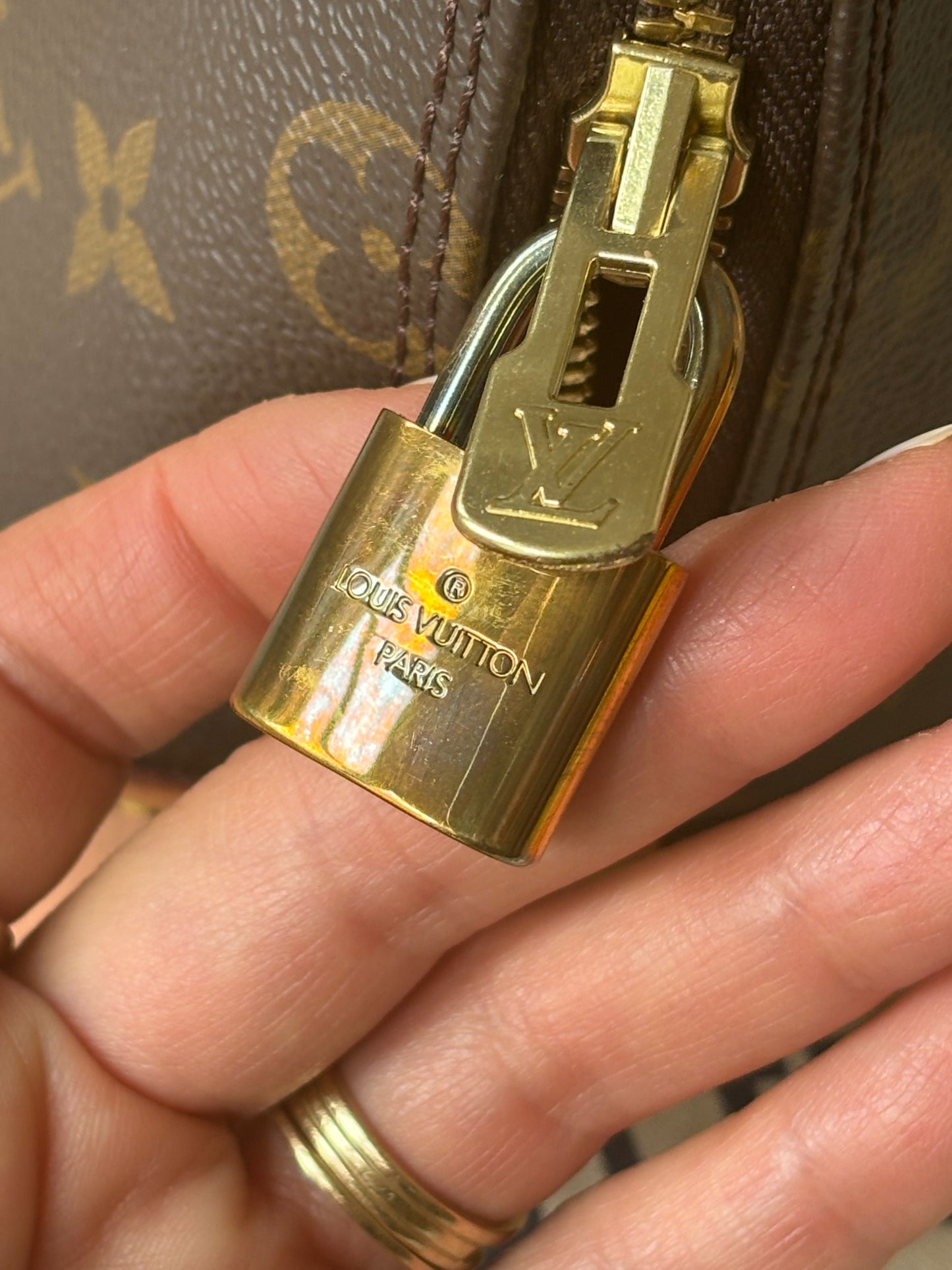 LOUIS VUITTON Sac BB Alma