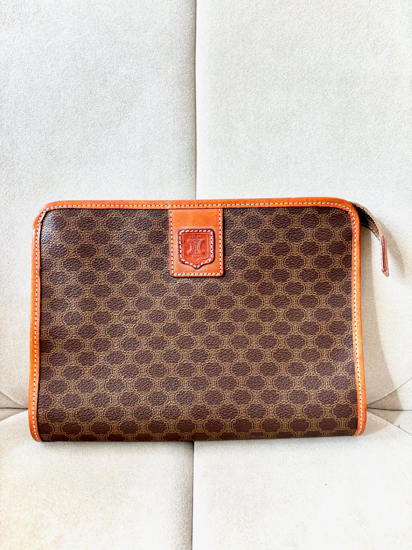 CÉLINE Pochette Triomphe
