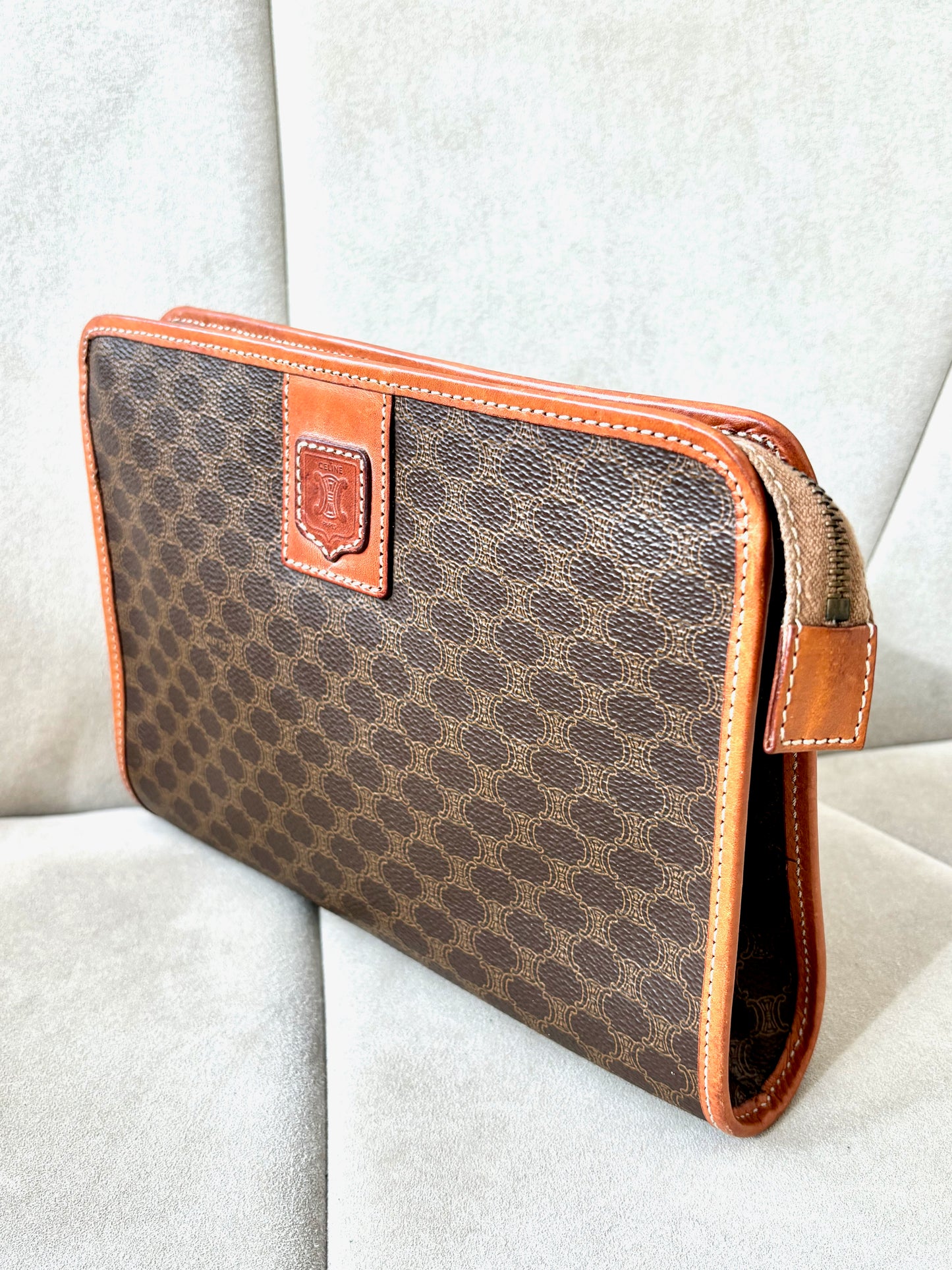 CÉLINE Pochette Triomphe