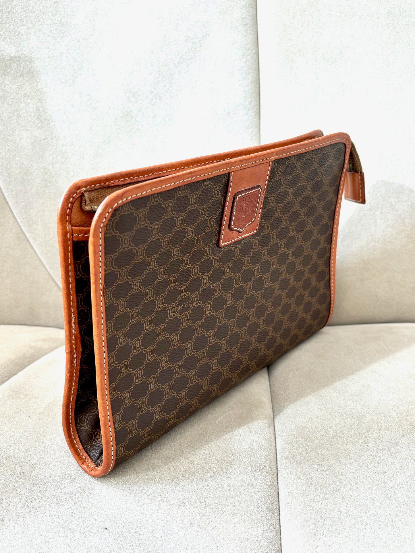 CÉLINE Pochette Triomphe