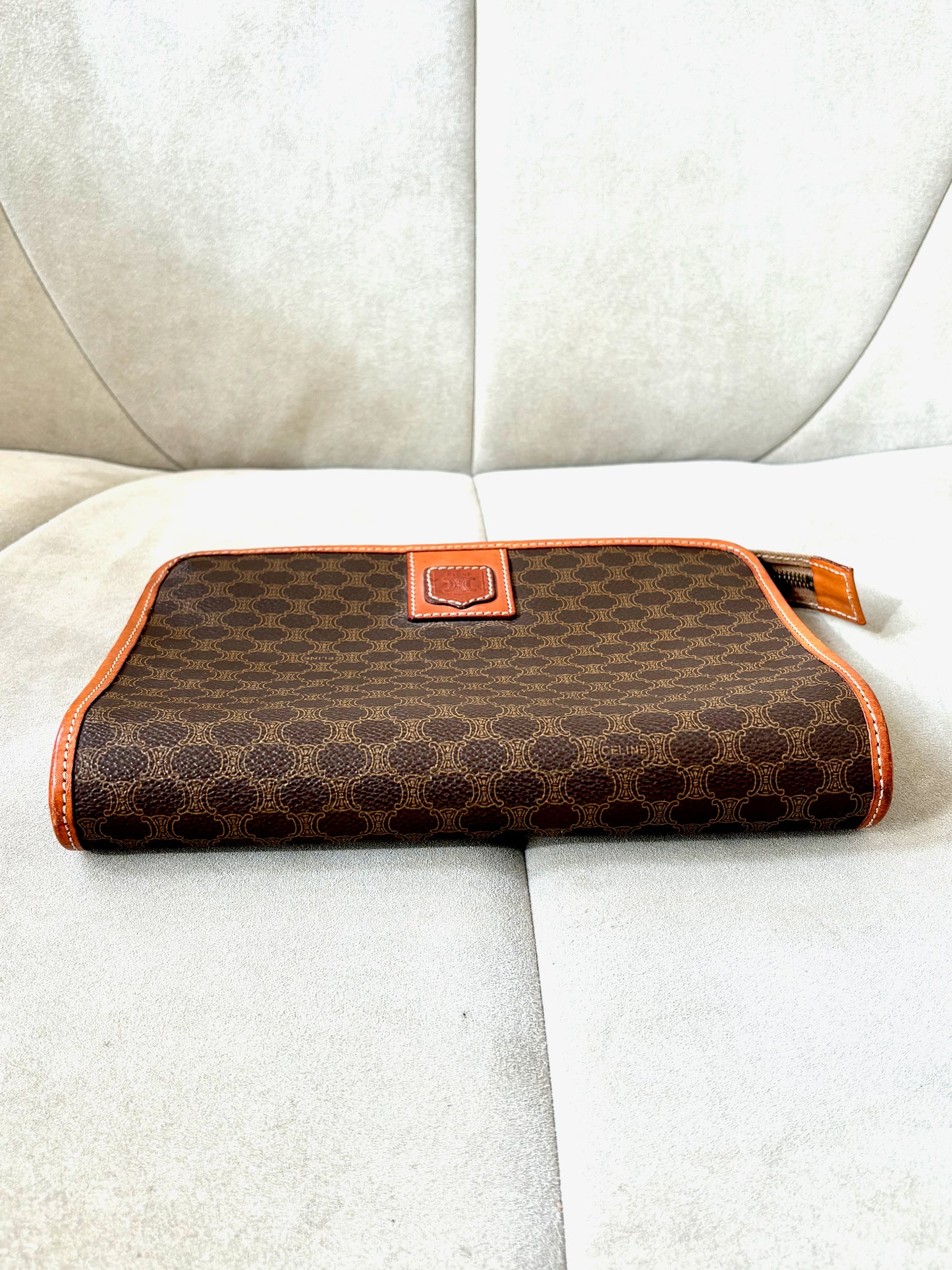 CÉLINE Pochette Triomphe