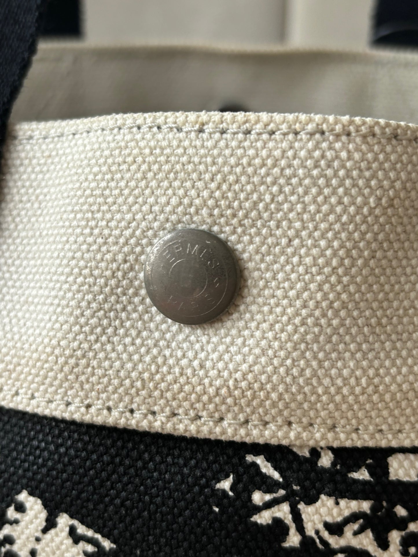 HERMÈS Sac cabas Bora Bora