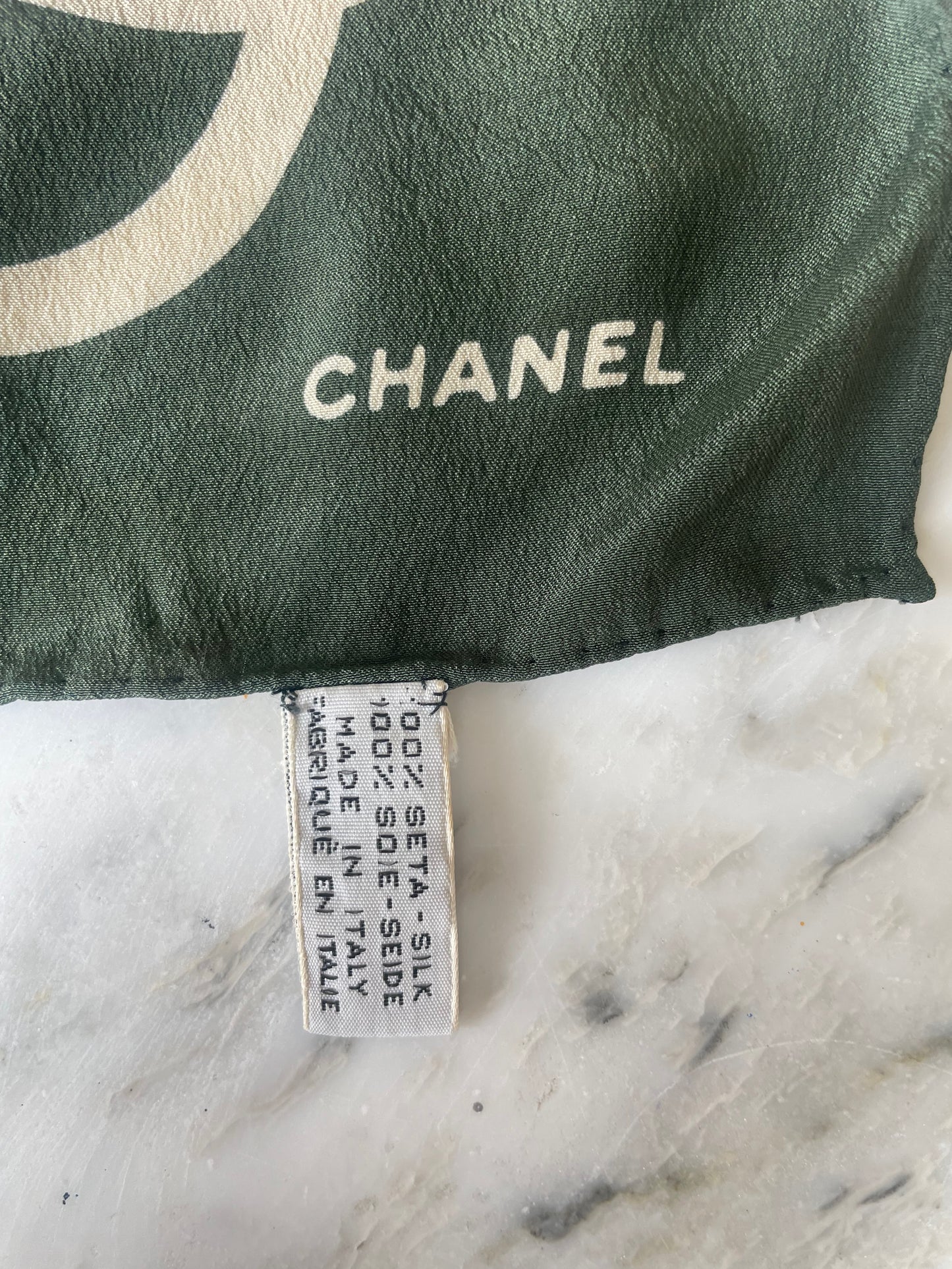 CHANEL Foulard en soie