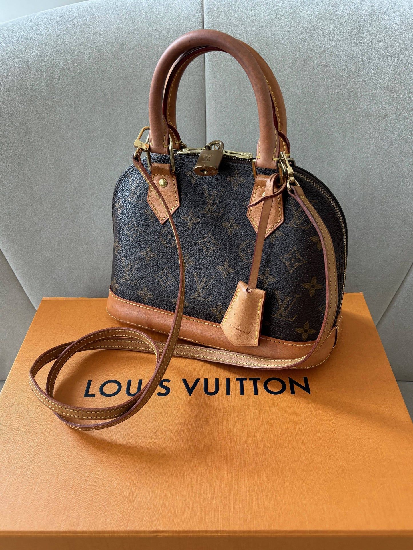 LOUIS VUITTON Sac Alma BB