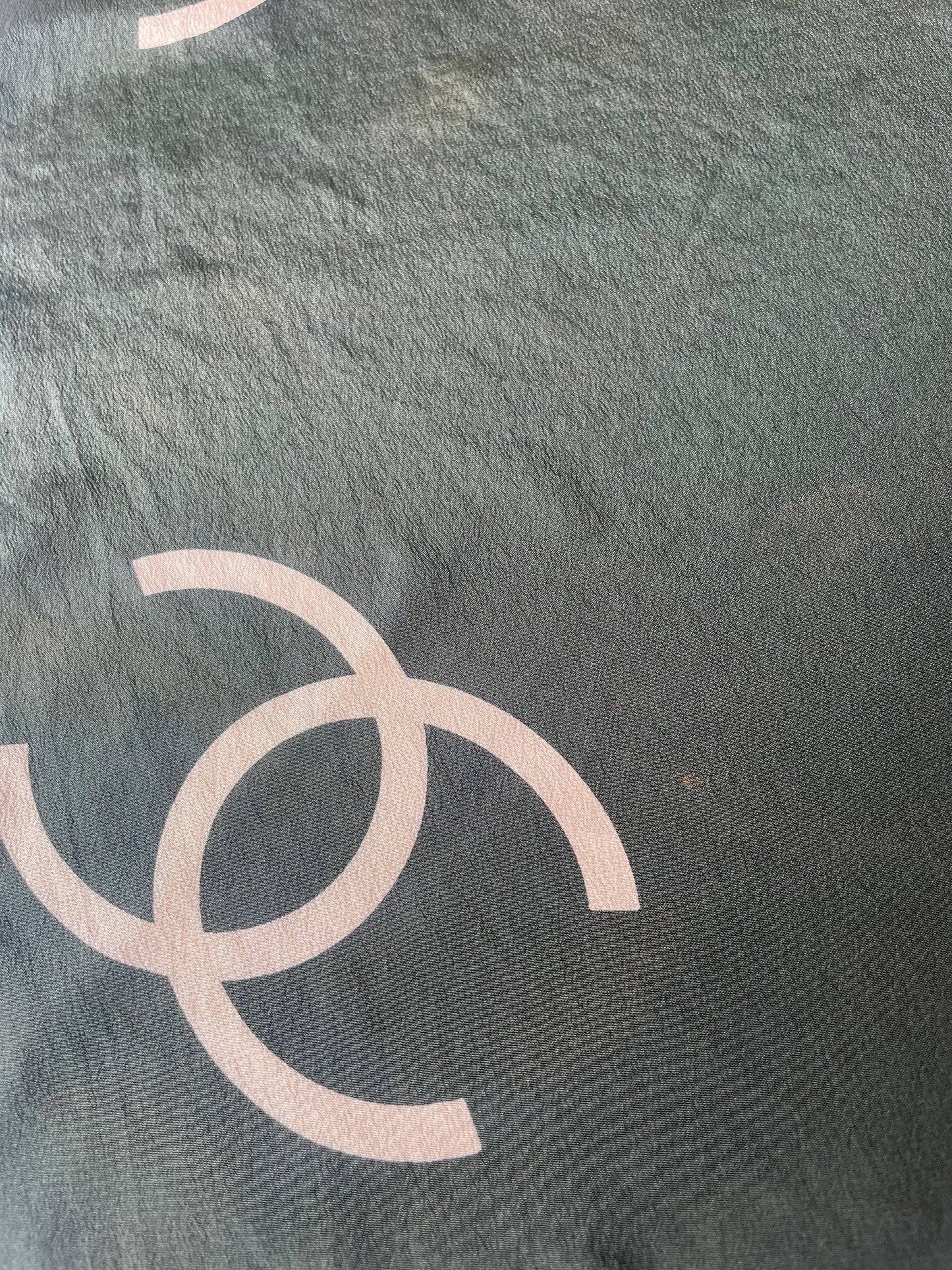 CHANEL Foulard en soie
