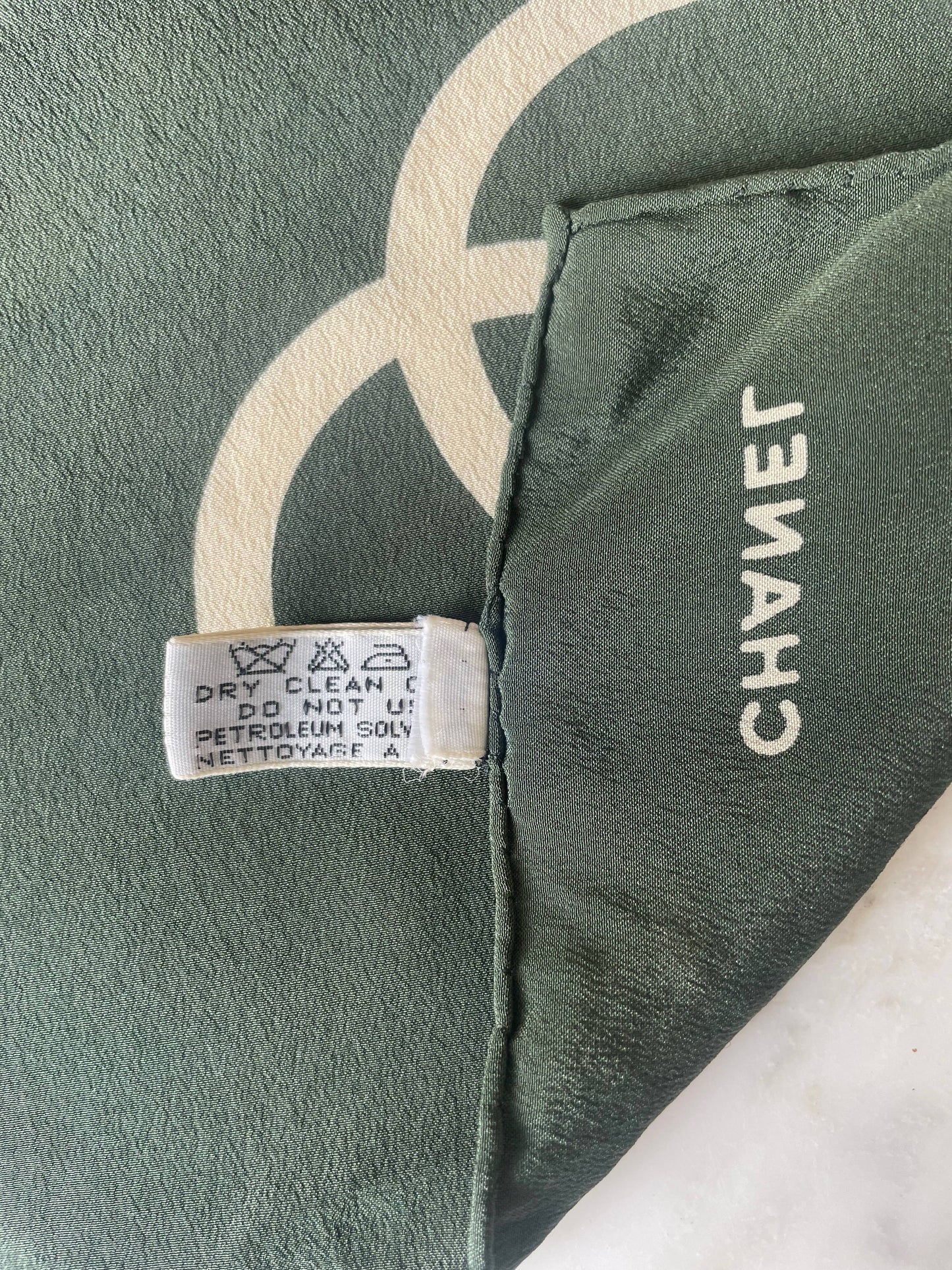CHANEL Foulard en soie