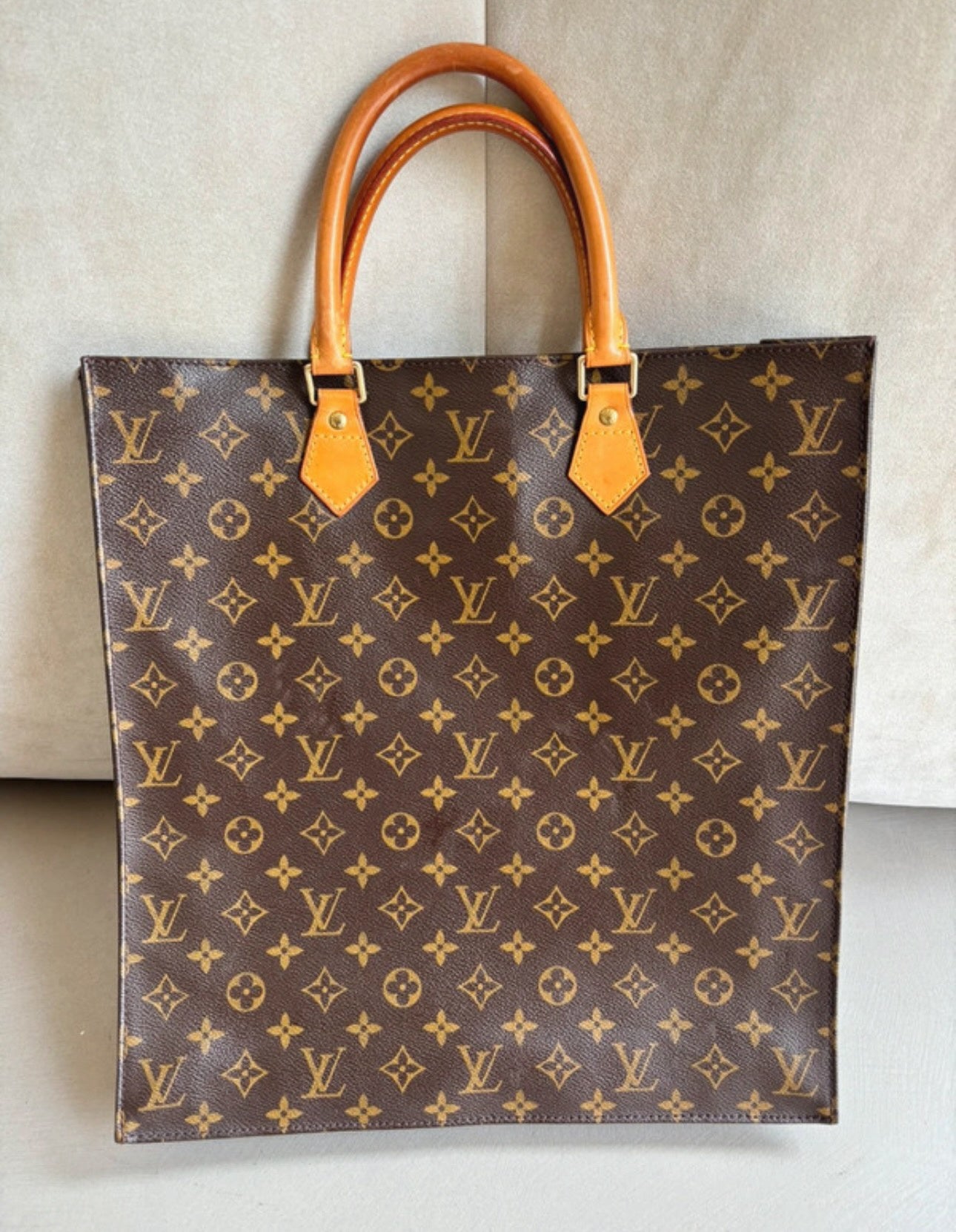 LOUIS VUITTON Sac plat