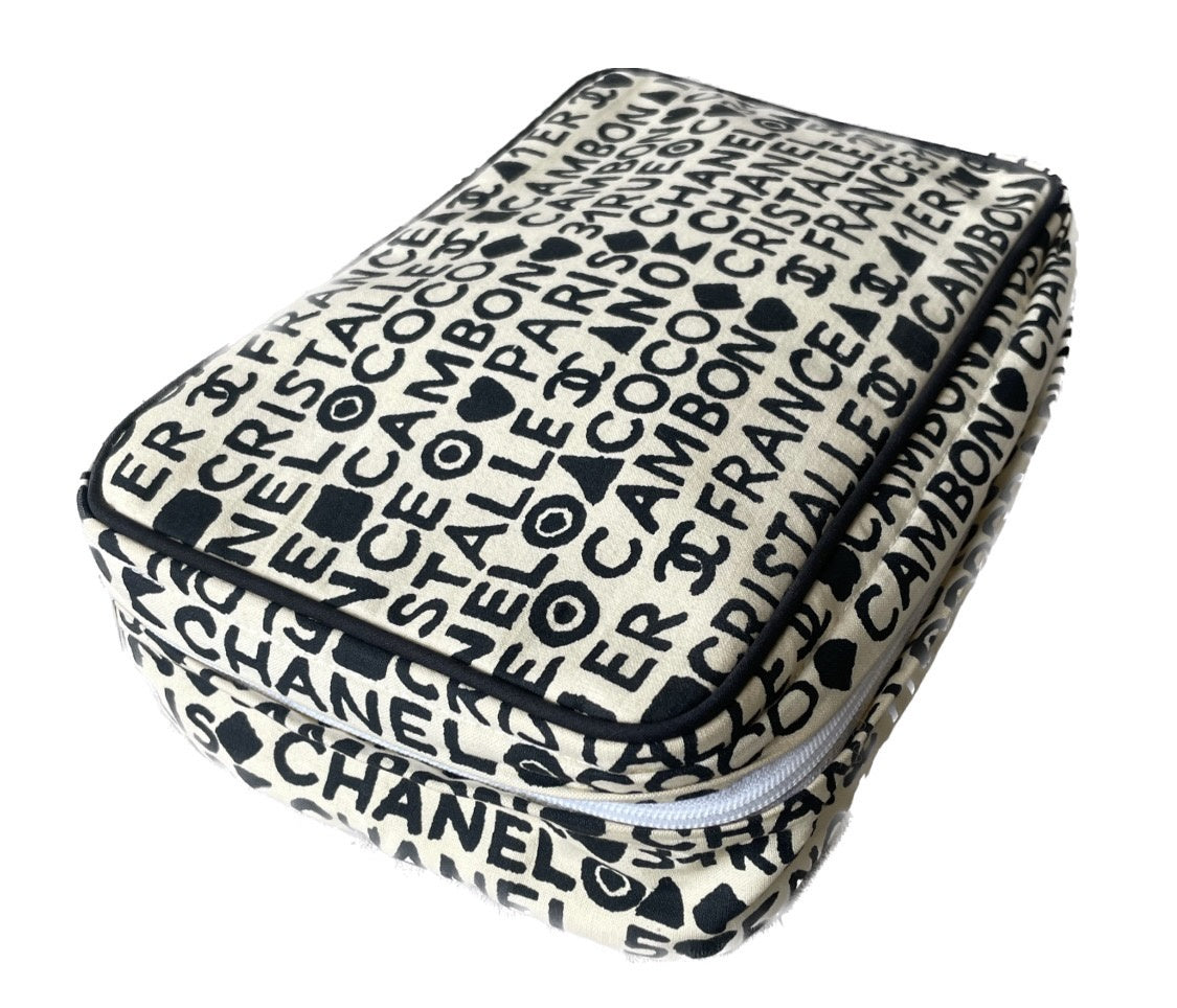 CHANEL Trousse circa 90