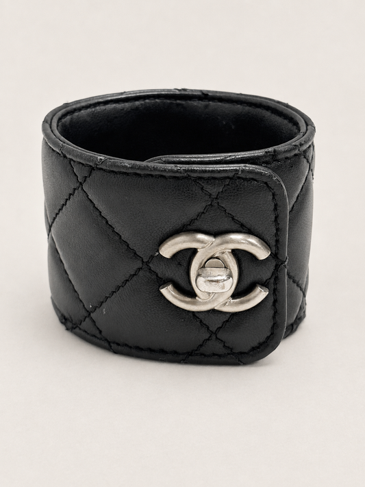 CHANEL Bracelet Manchette Cuir