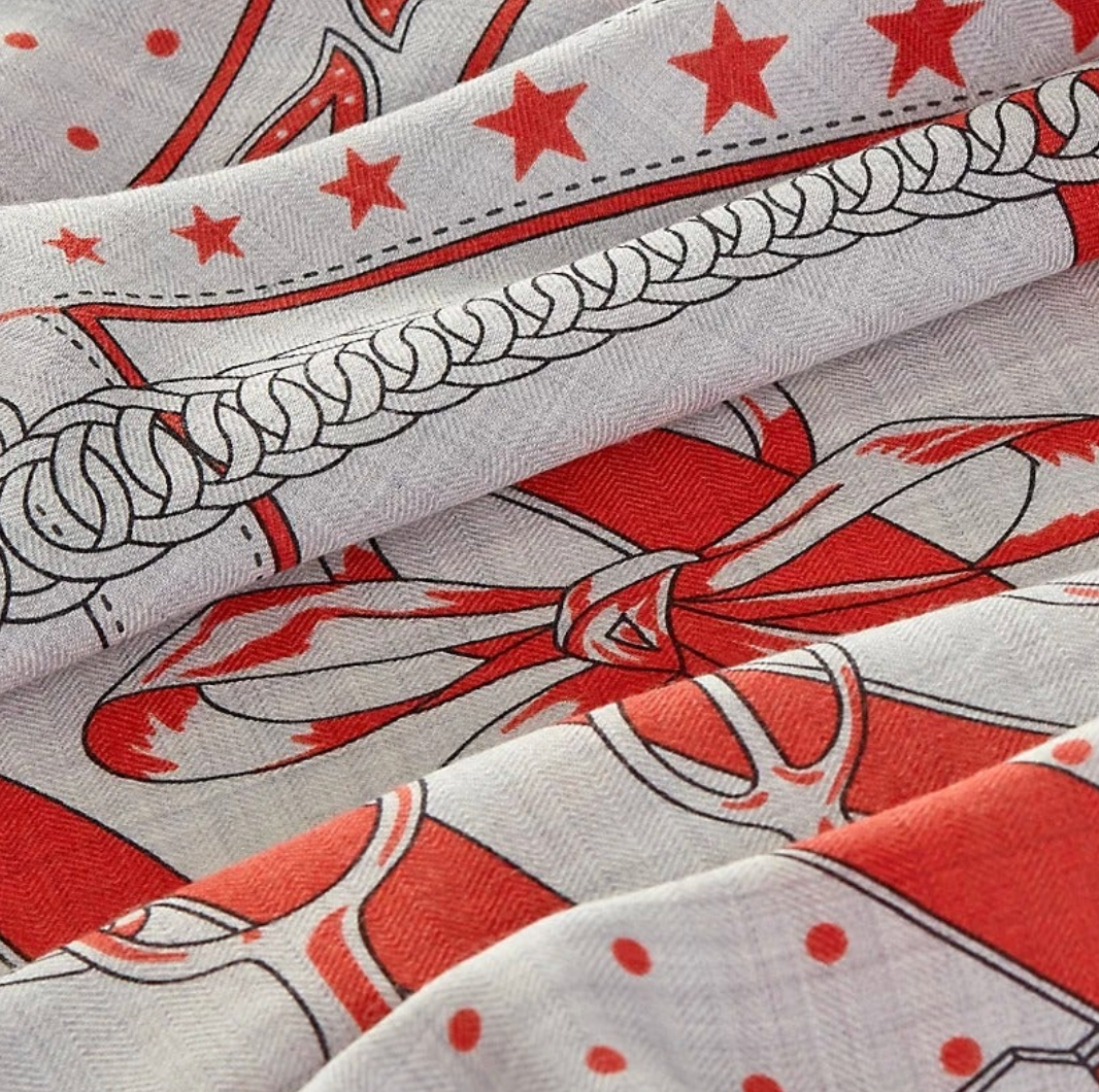 HERMÈS Foulard La Promenade du Matin Bandana