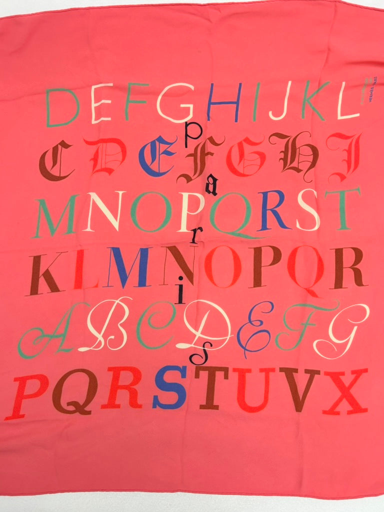 HERMÈS Foulard carré