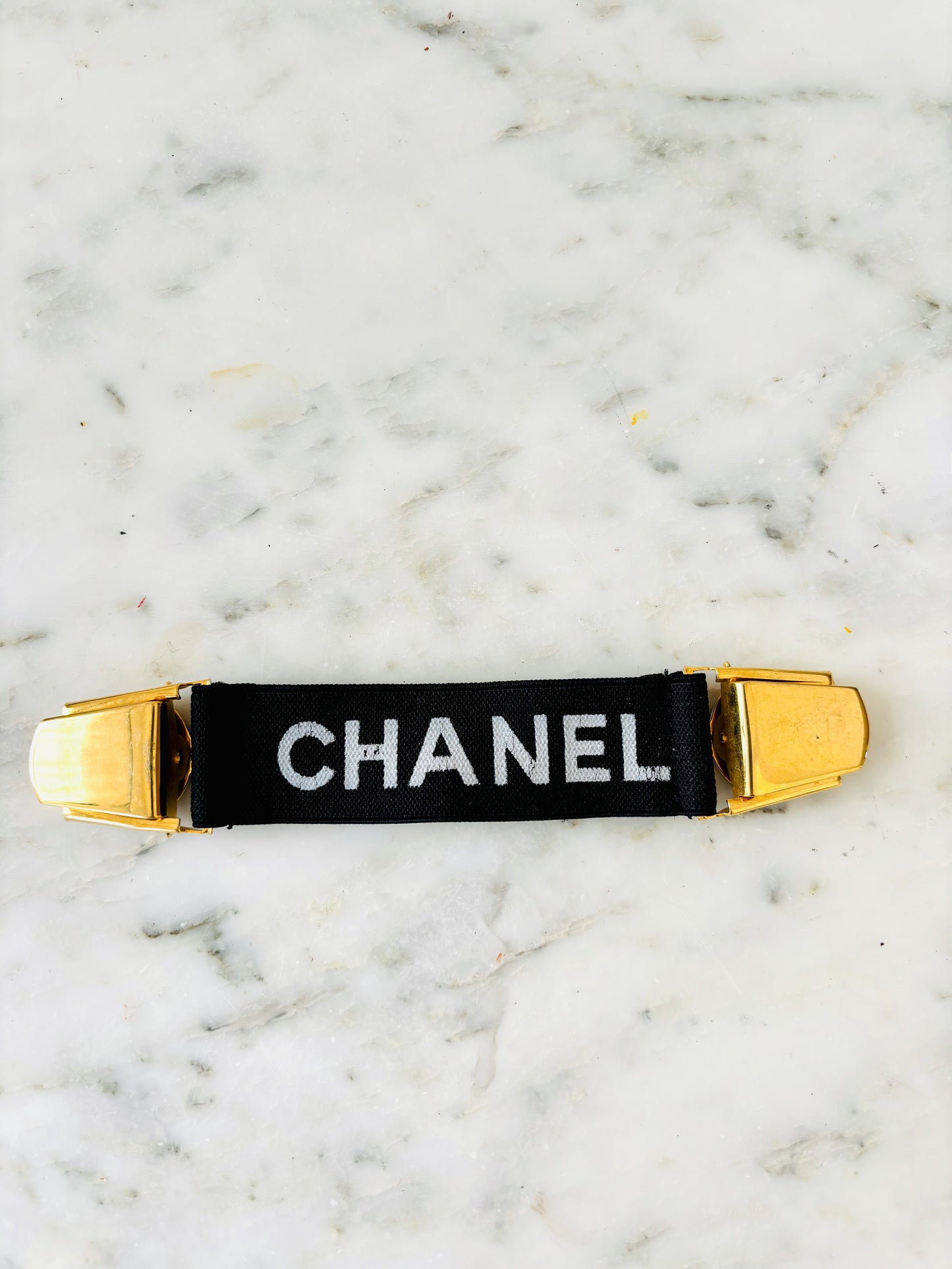 CHANEL Pince de veste