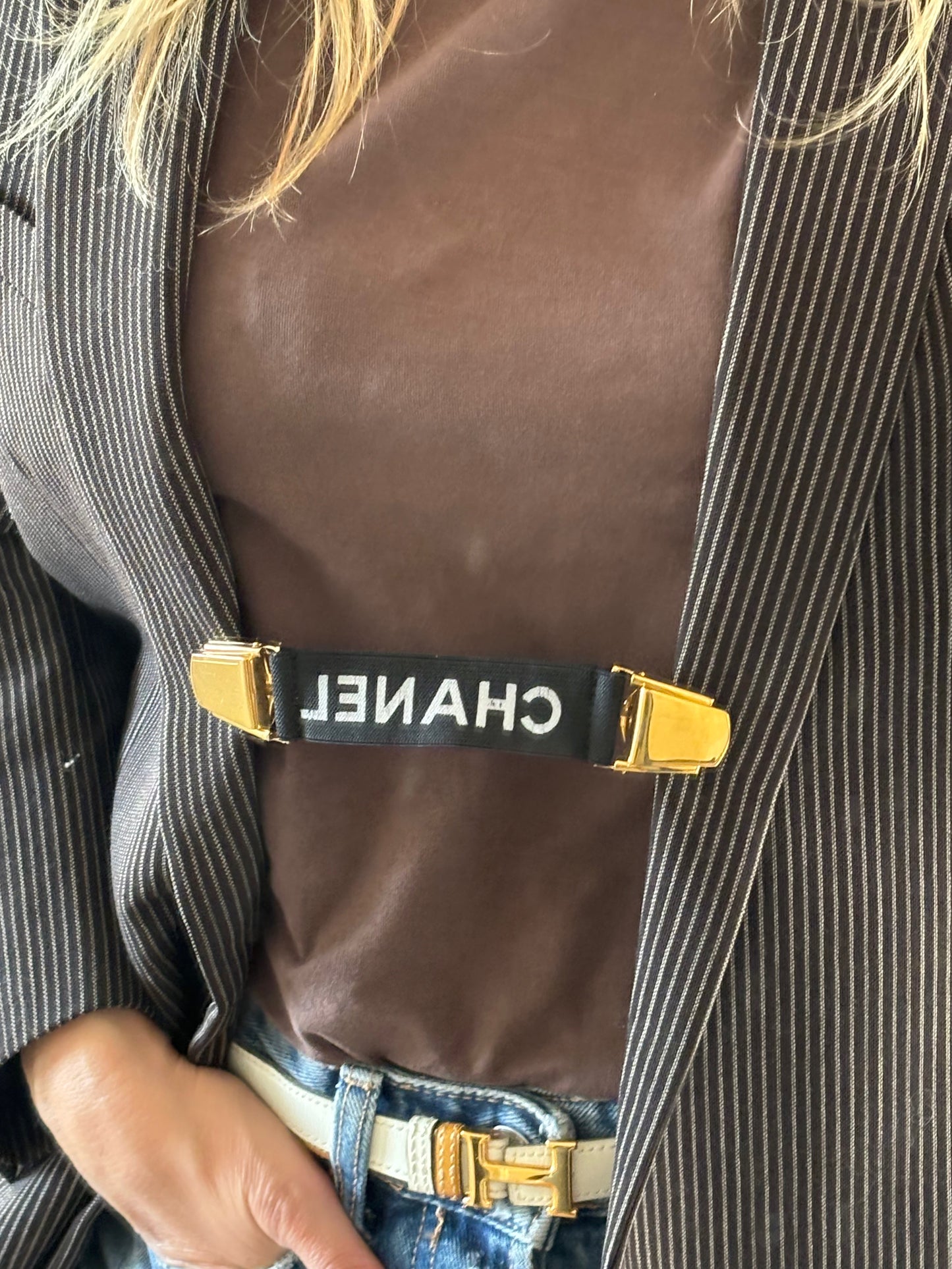 CHANEL Pince de veste