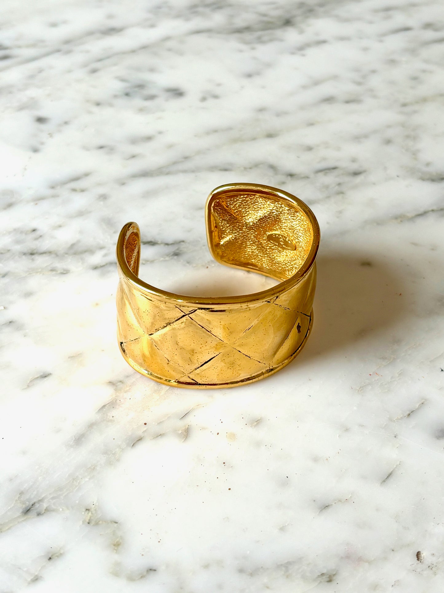 CHANEL Bracelet manchette circa 1980