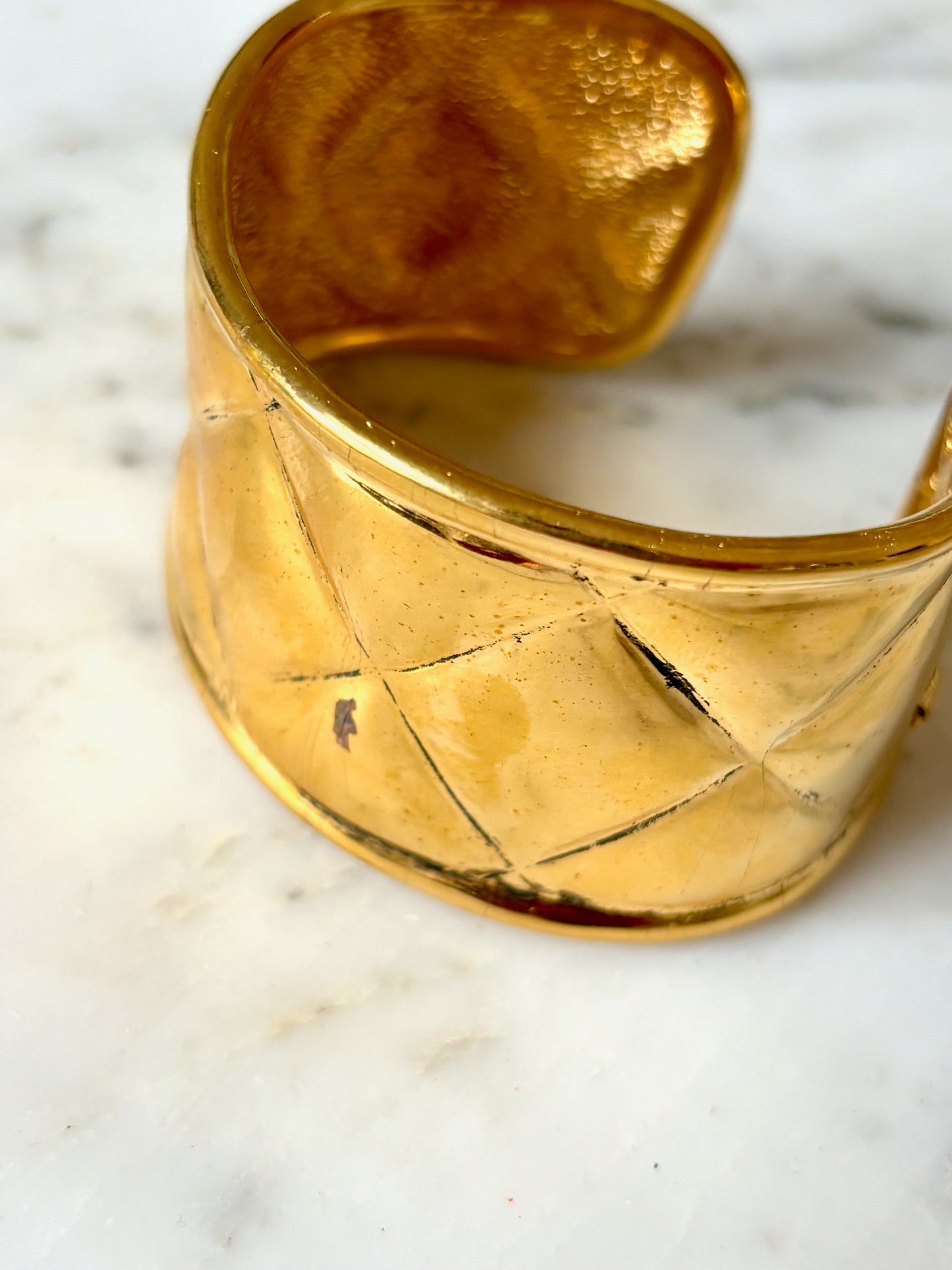 CHANEL Bracelet manchette circa 1980