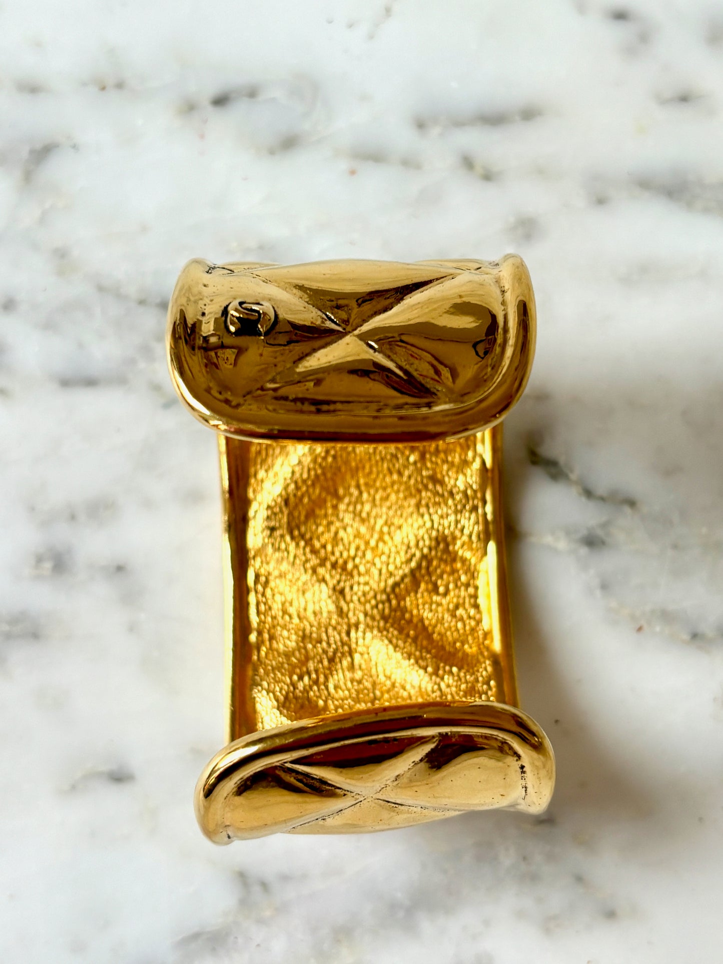 CHANEL Bracelet manchette circa 1980