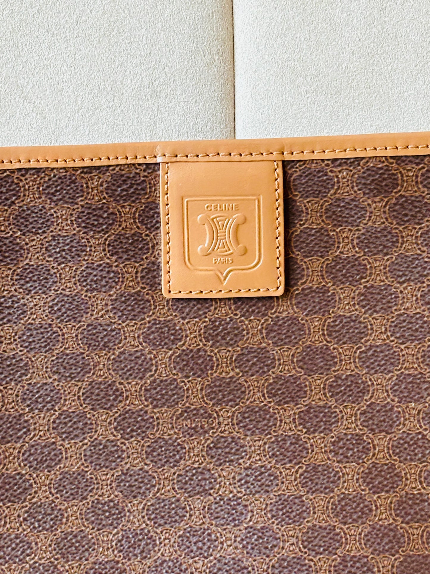 CÉLINE Pochette Triomphe