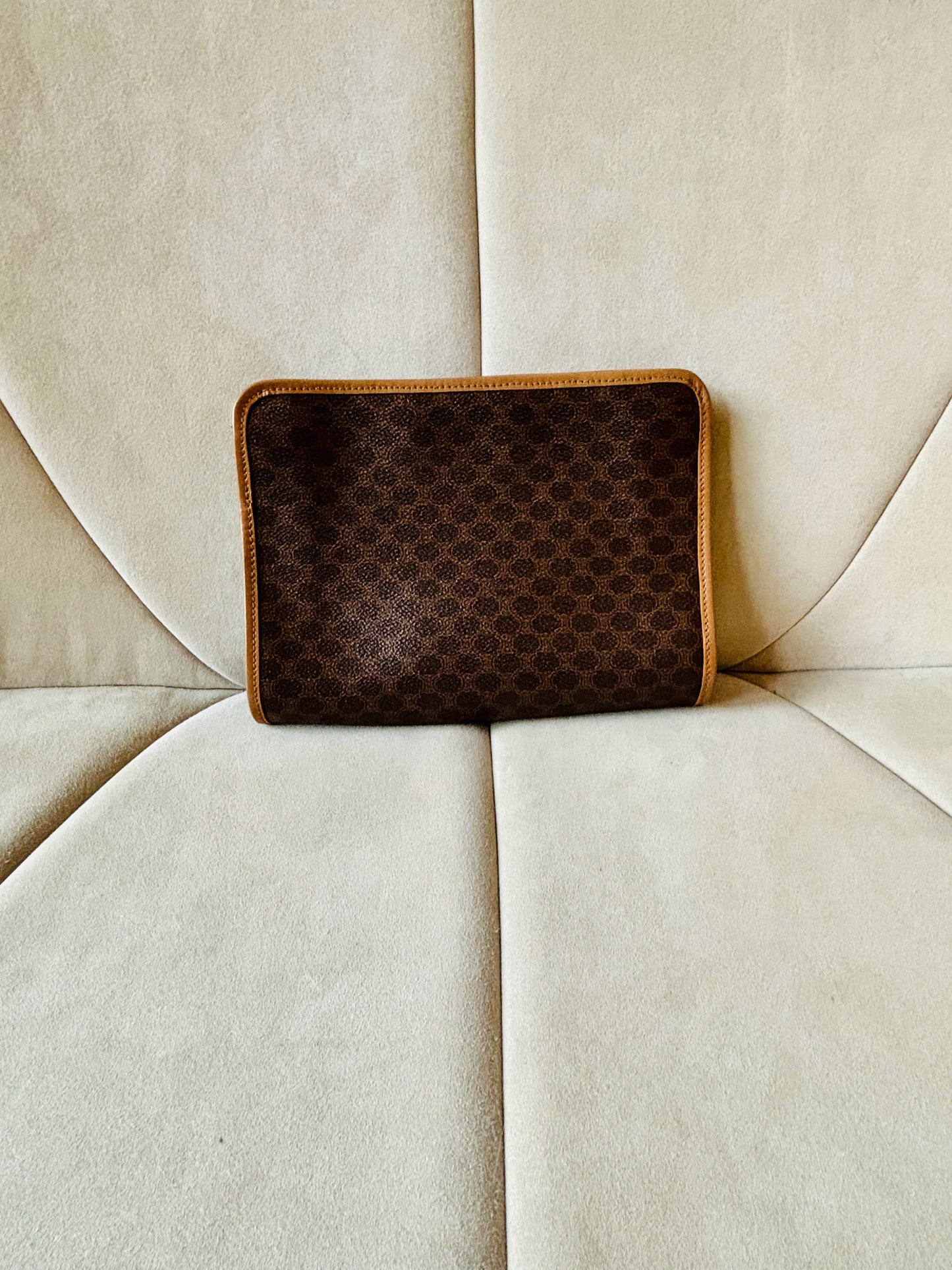 CÉLINE Pochette Triomphe