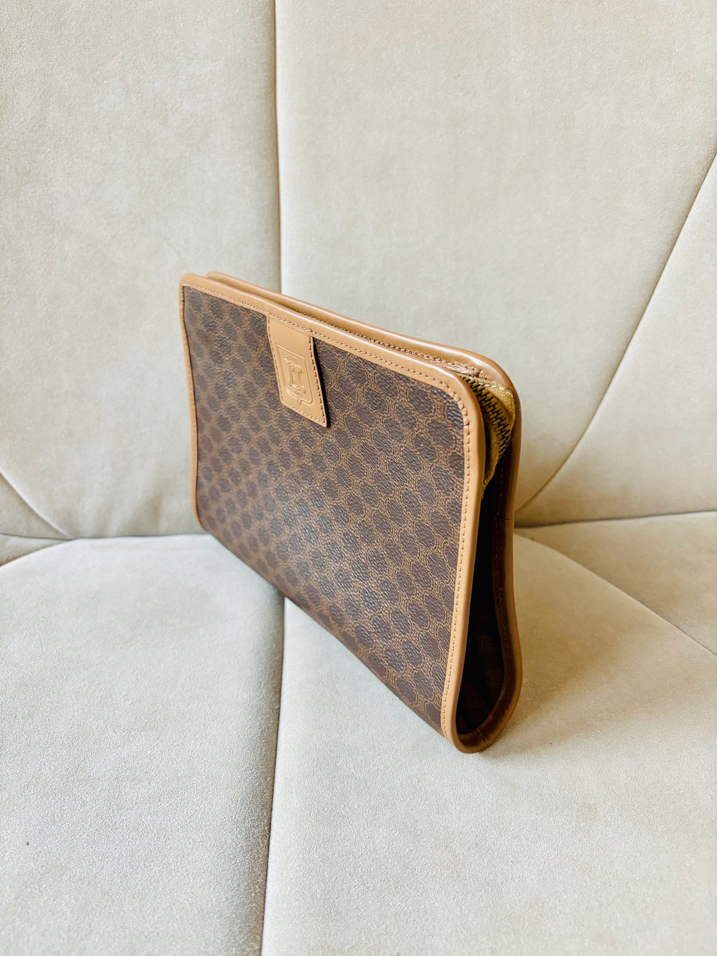 CÉLINE Pochette Triomphe