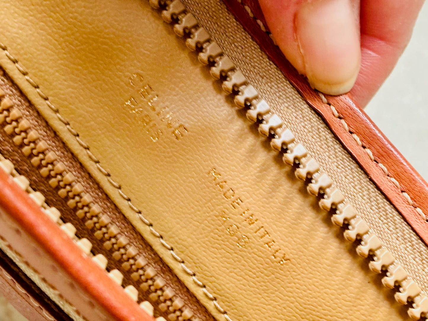 CÉLINE Pochette Triomphe