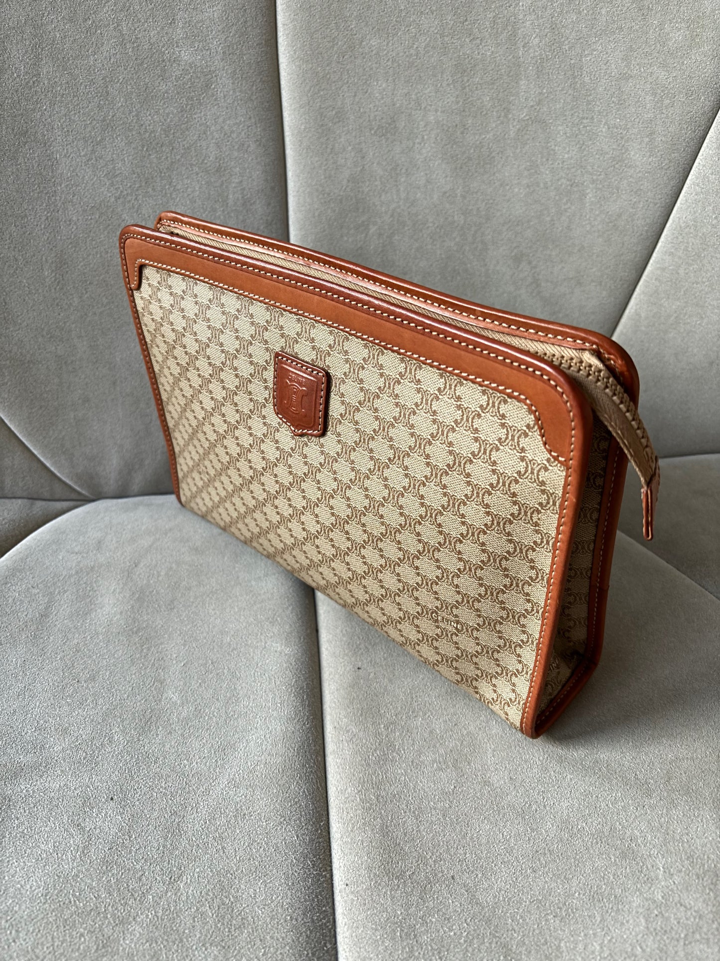 CÉLINE Pochette Triomphe