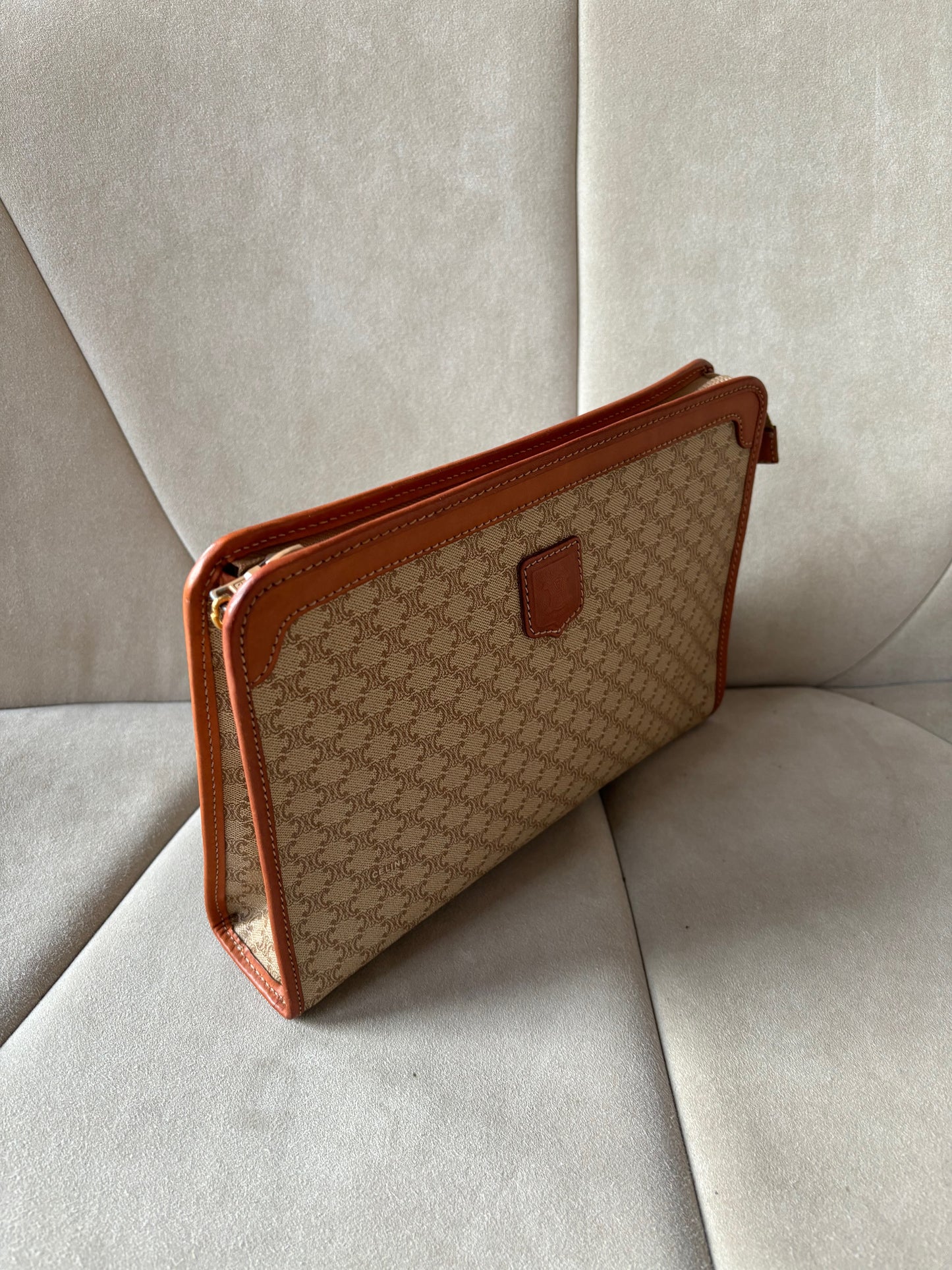 CÉLINE Pochette Triomphe
