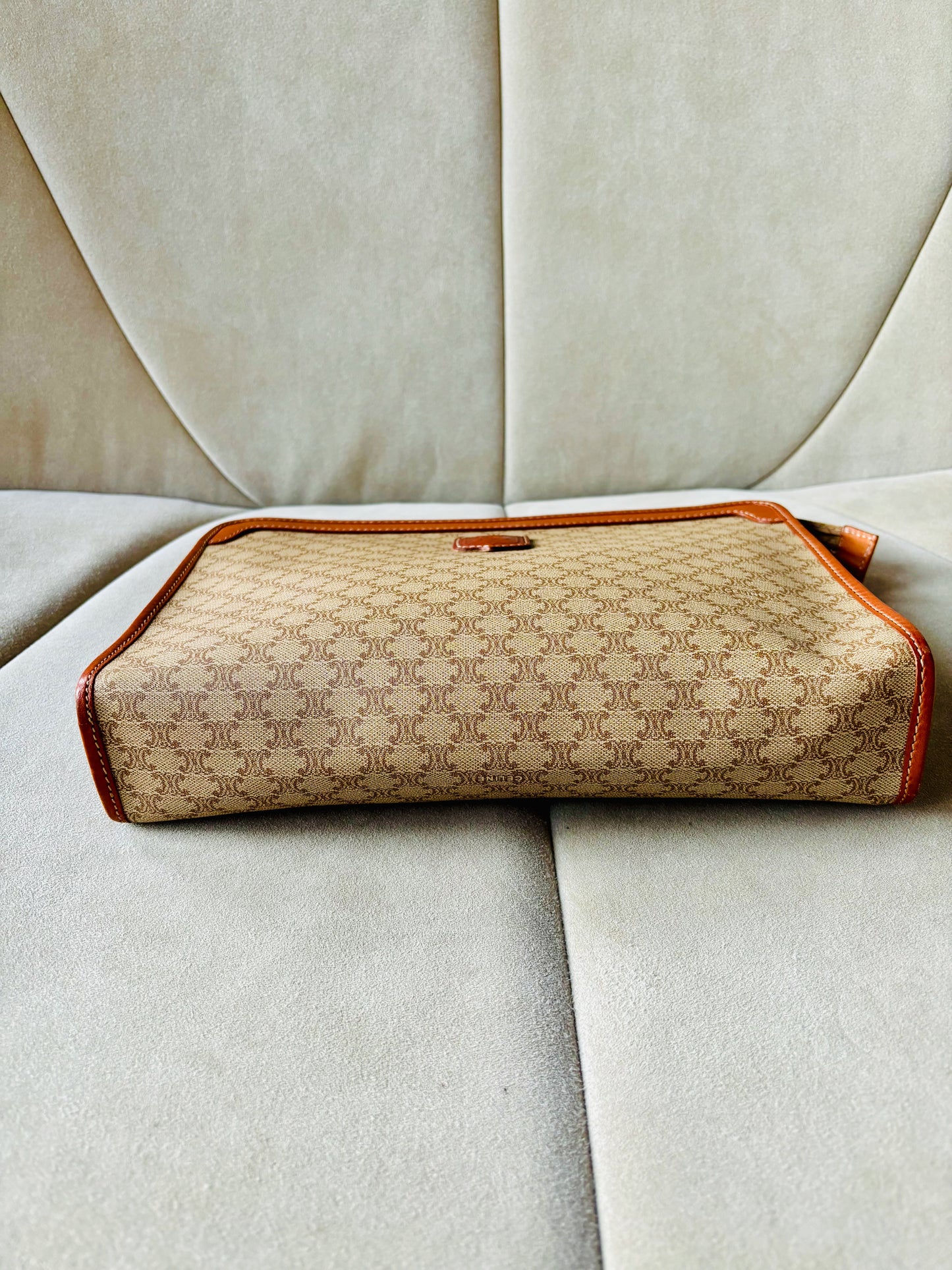 CÉLINE Pochette Triomphe