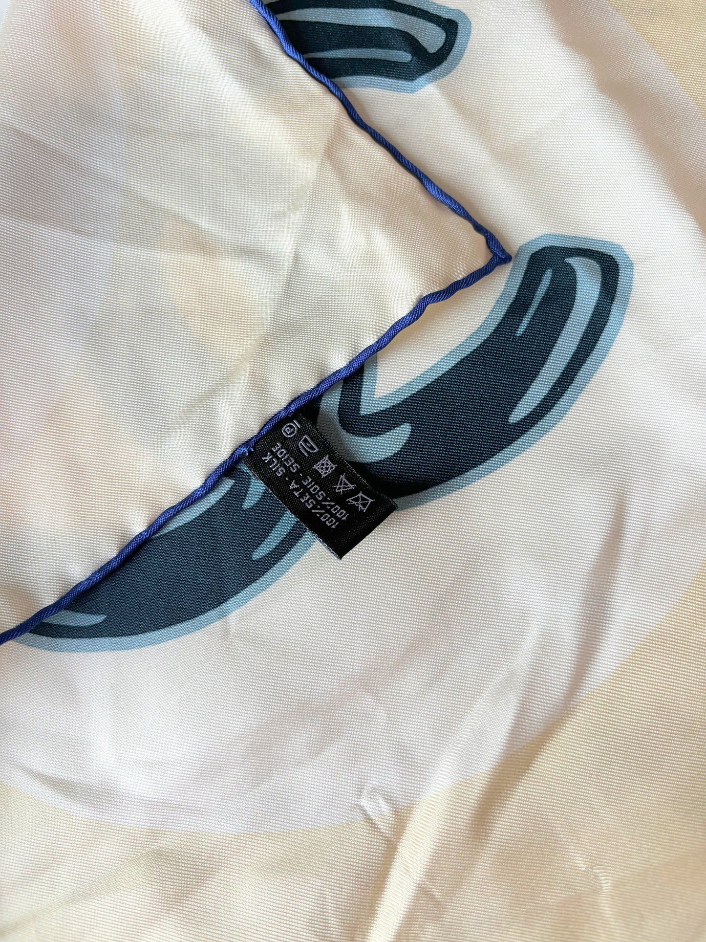 CHANEL Foulard en soie