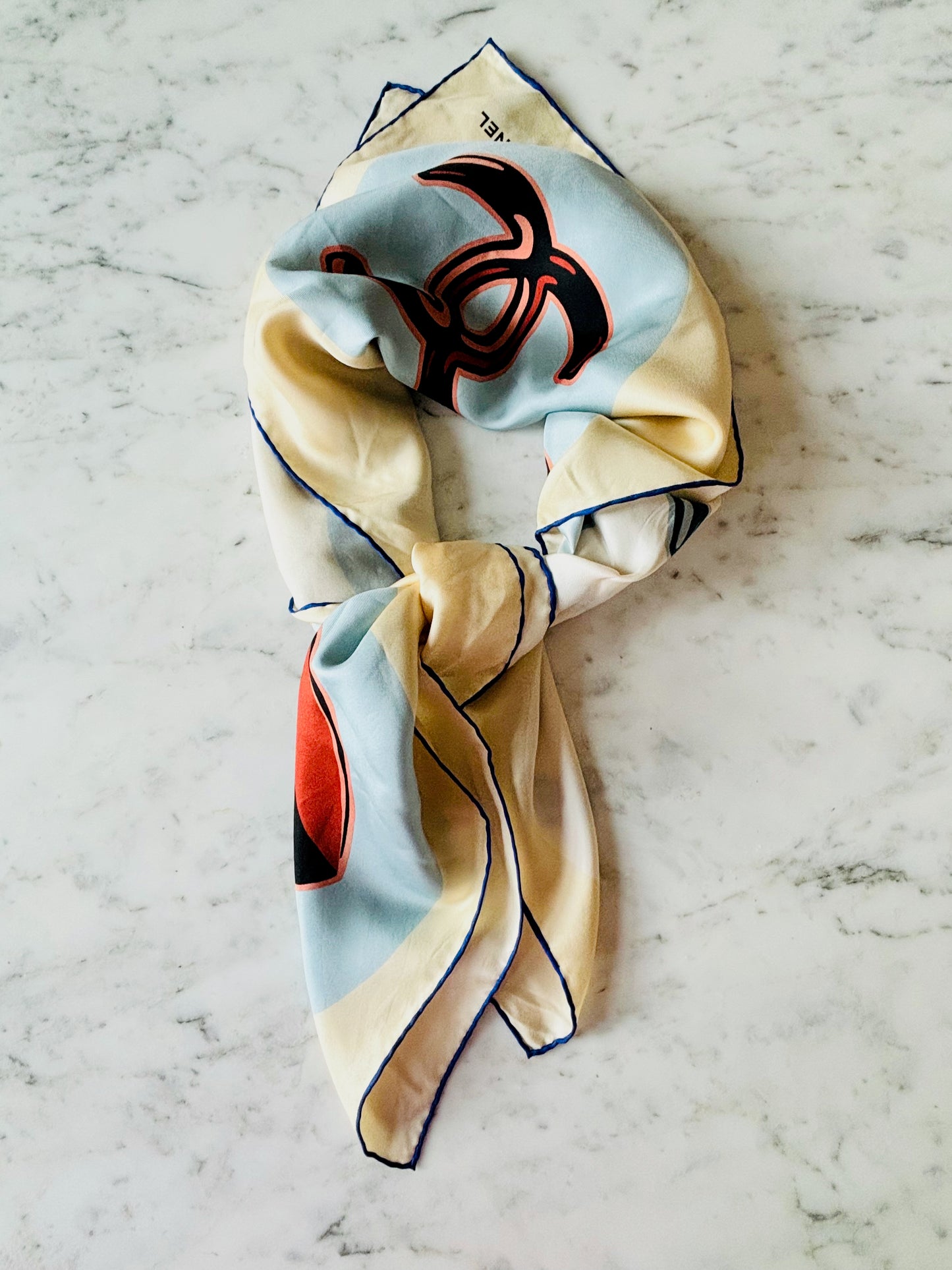 CHANEL Foulard en soie