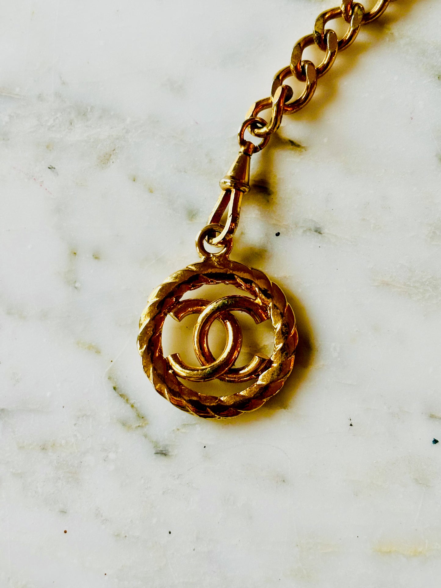CHANEL Ceinture triple chaîne