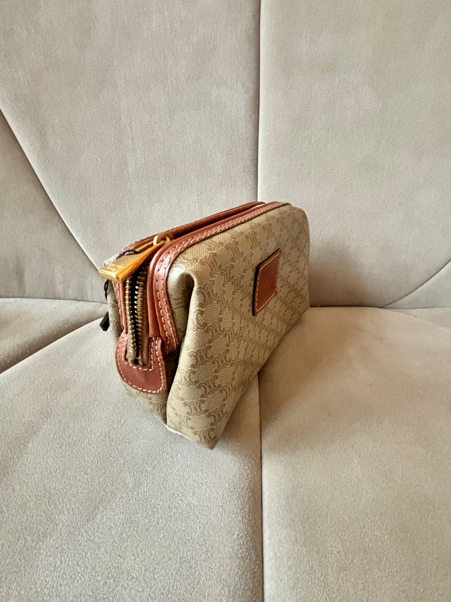CÉLINE Pochette Triomphe