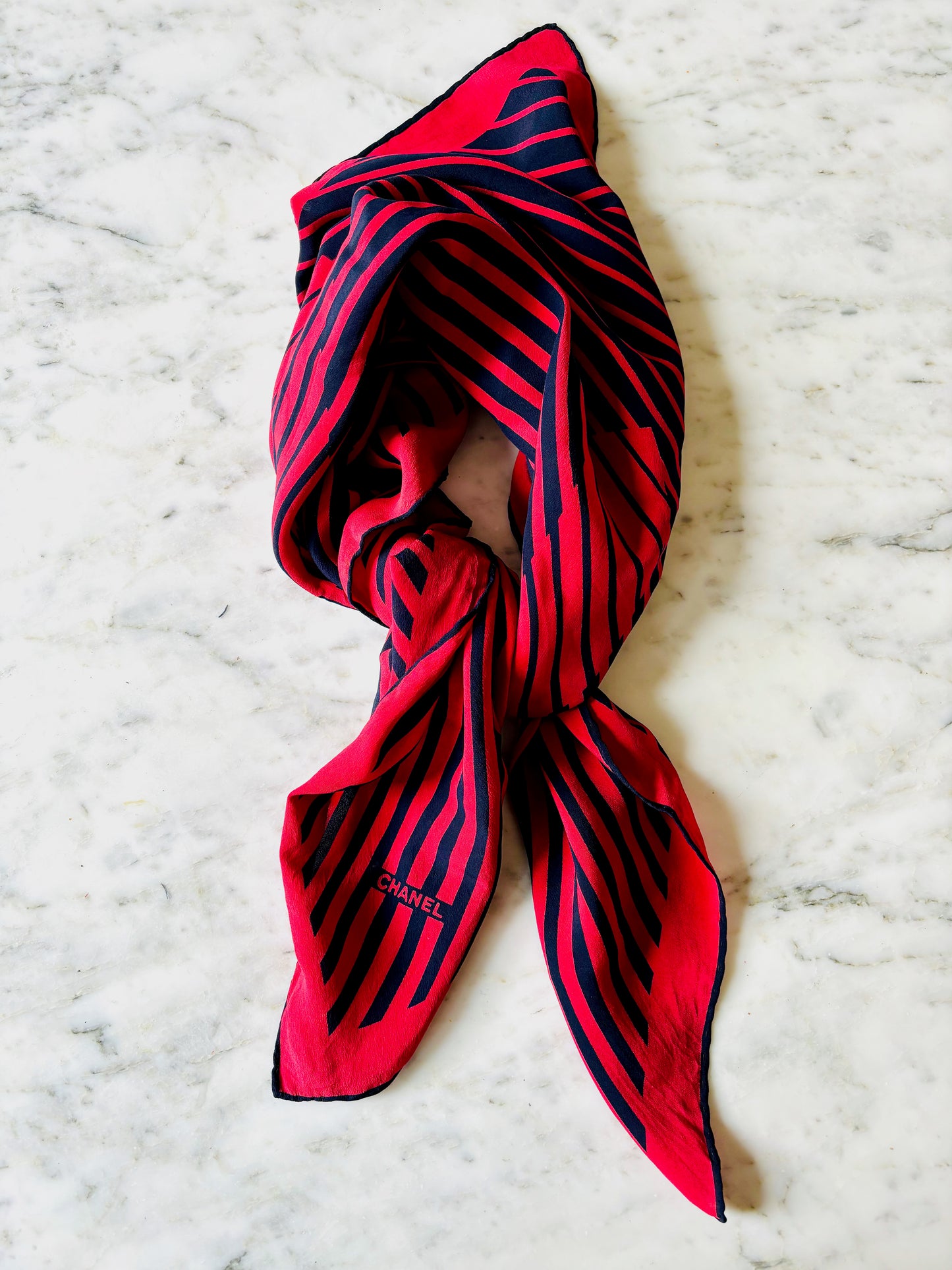 CHANEL Foulard en soie