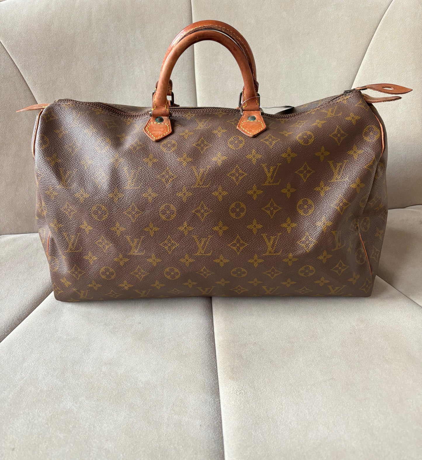 LOUIS VUITTON Speedy 40