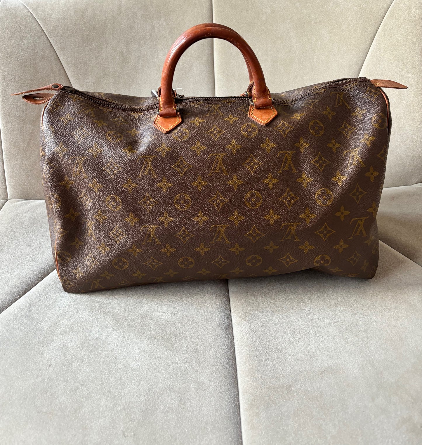 LOUIS VUITTON Speedy 40